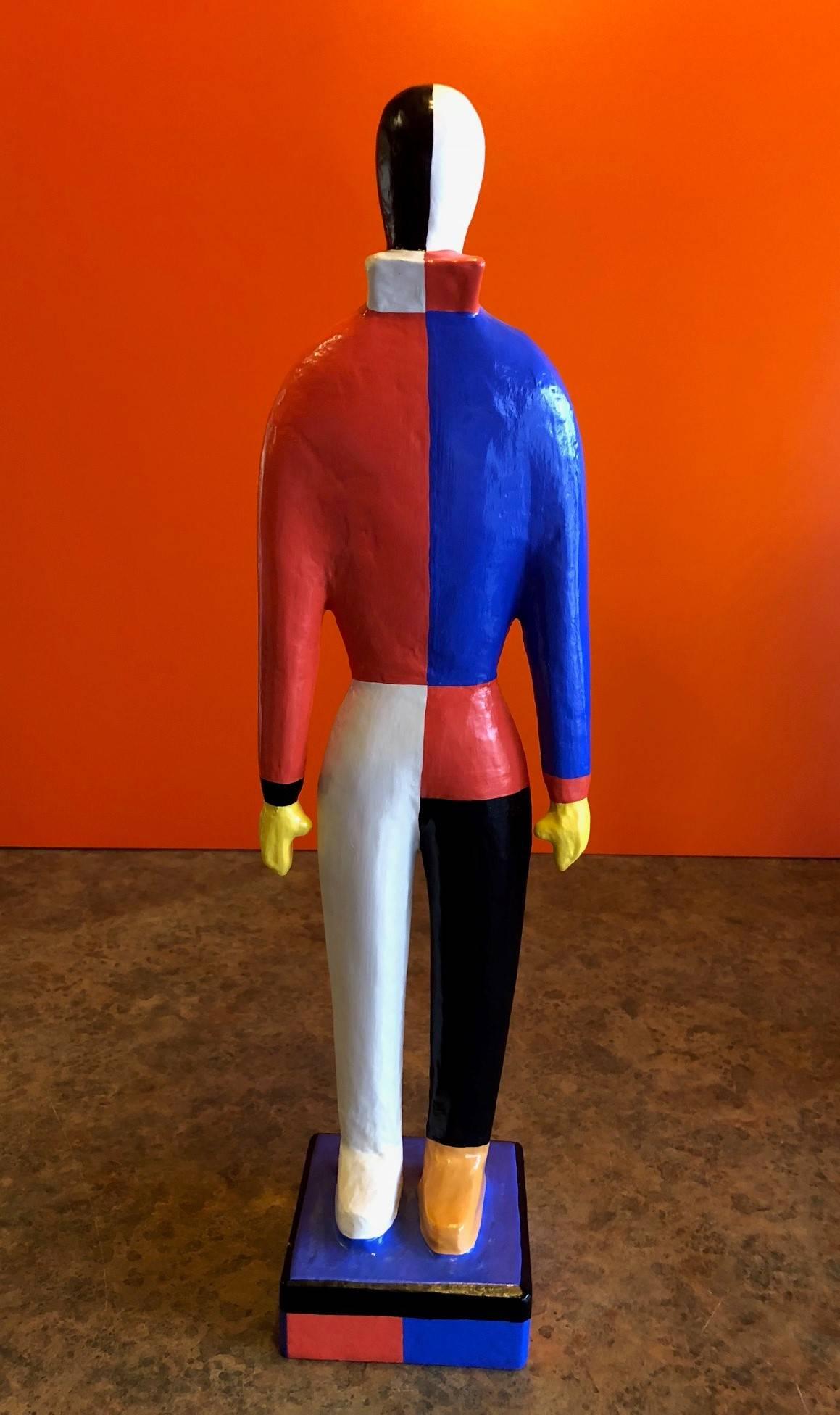 Satz von drei Kasimir Malewitsch Guggenheim Museum Pappmaché-Figuren 1996 SRGF 2