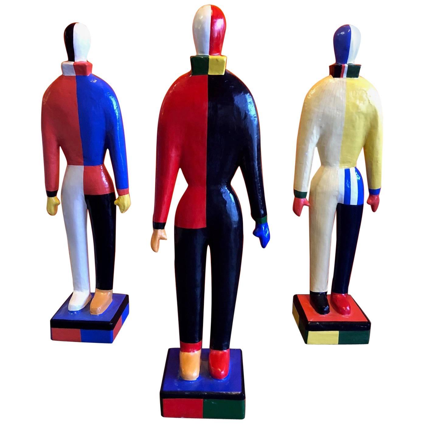 Satz von drei Kasimir Malewitsch Guggenheim Museum Pappmaché-Figuren 1996 SRGF
