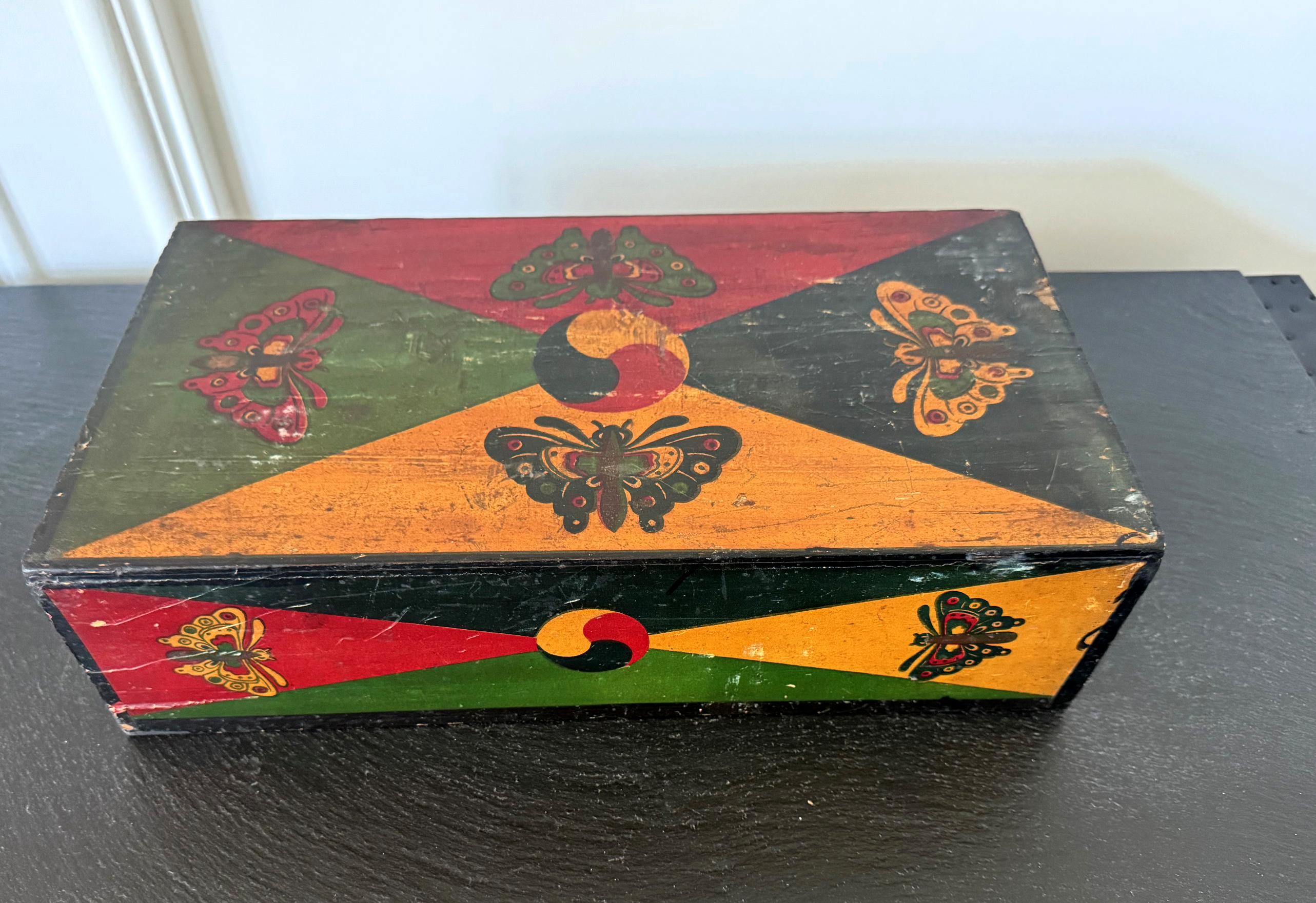 Set of Three Korean Stackable Sewing Box Covered in Hanji Paper For Sale 8