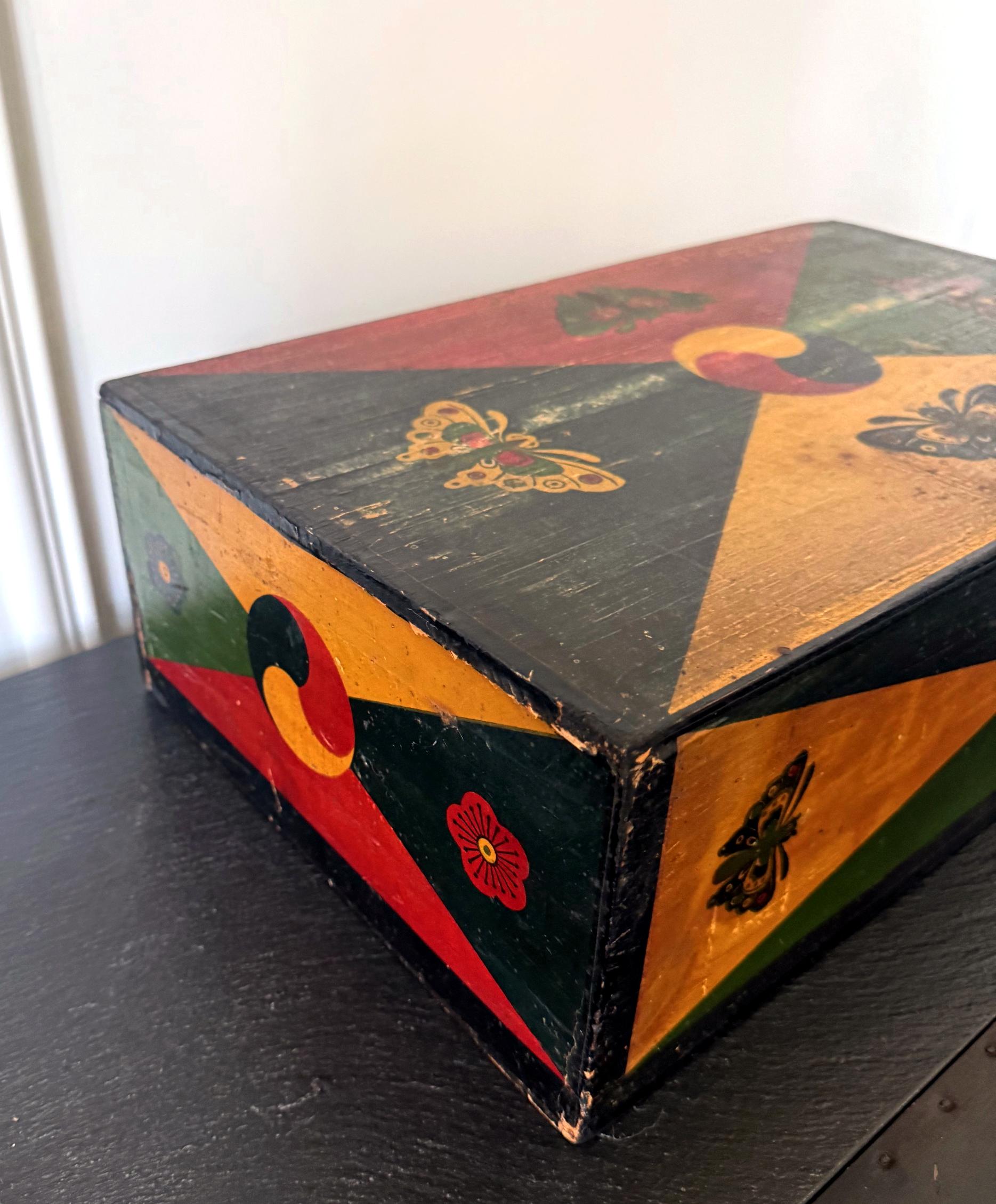 20th Century Set of Three Korean Stackable Sewing Box Covered in Hanji Paper For Sale