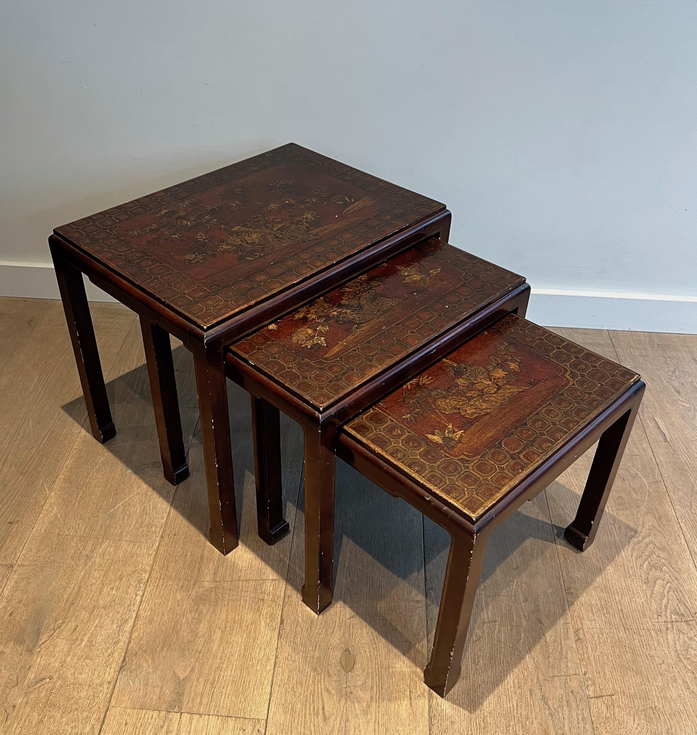 Set of Three Lacquered Nesting Tables with Chinese Scenes. Circa 1940 For Sale 11