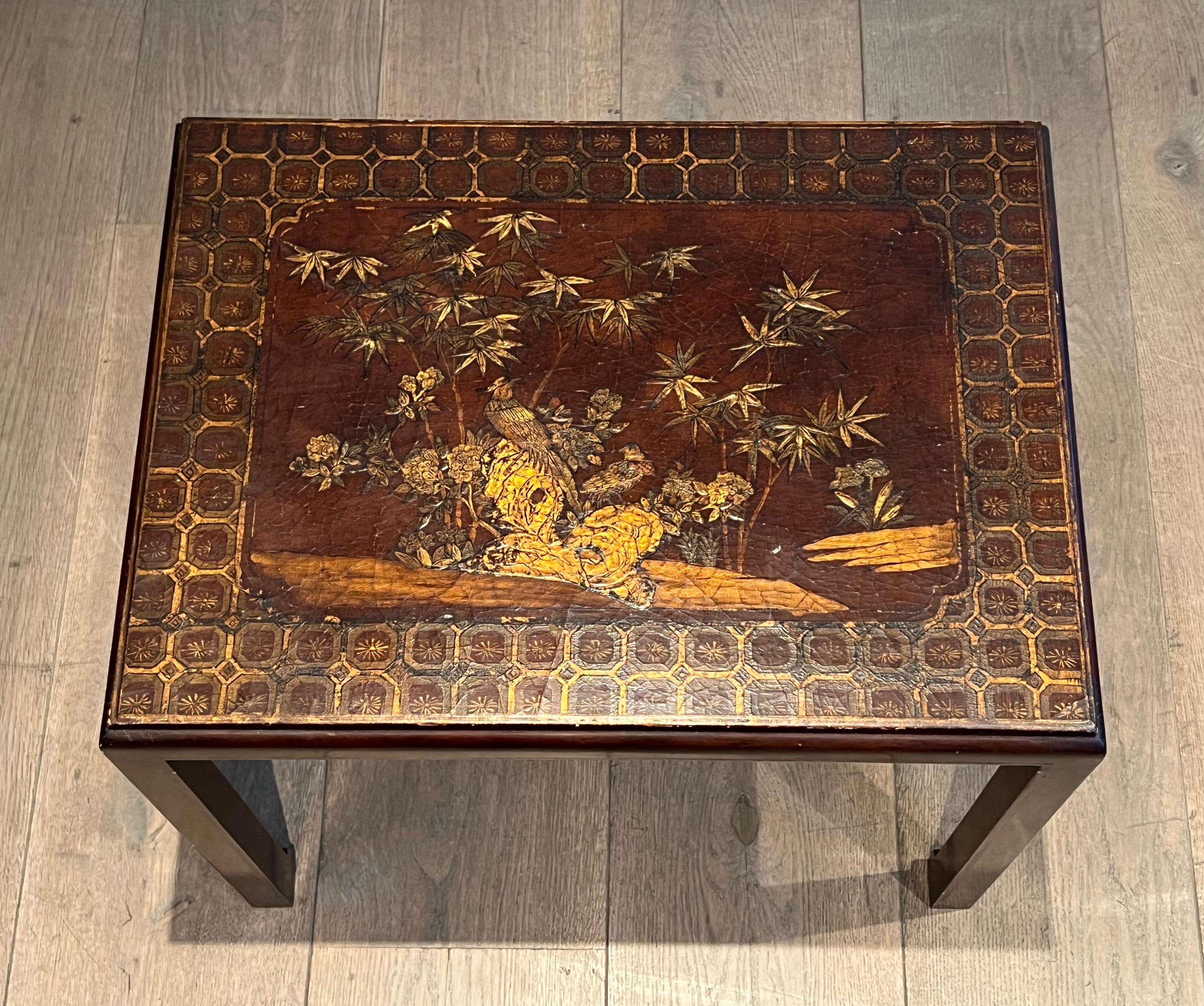 20th Century Set of Three Lacquered Nesting Tables with Chinese Scenes. Circa 1940 For Sale