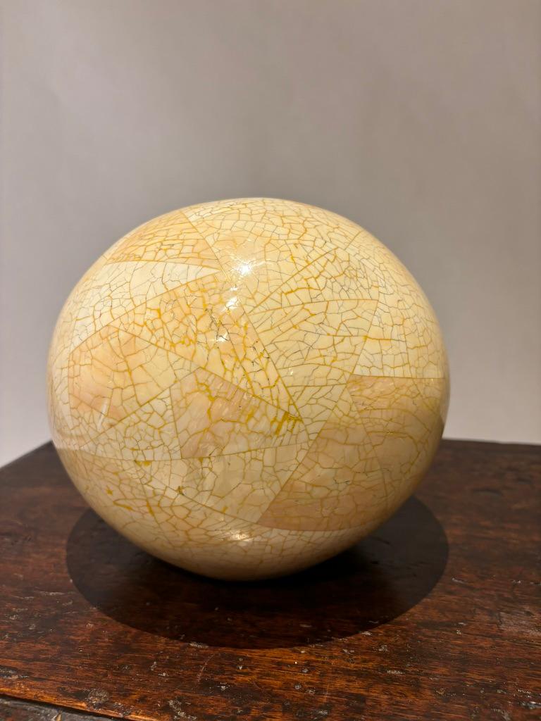 Set Of Three Lacquered Tessellated Egg Shell Spheres, Mid 20th Century For Sale 4