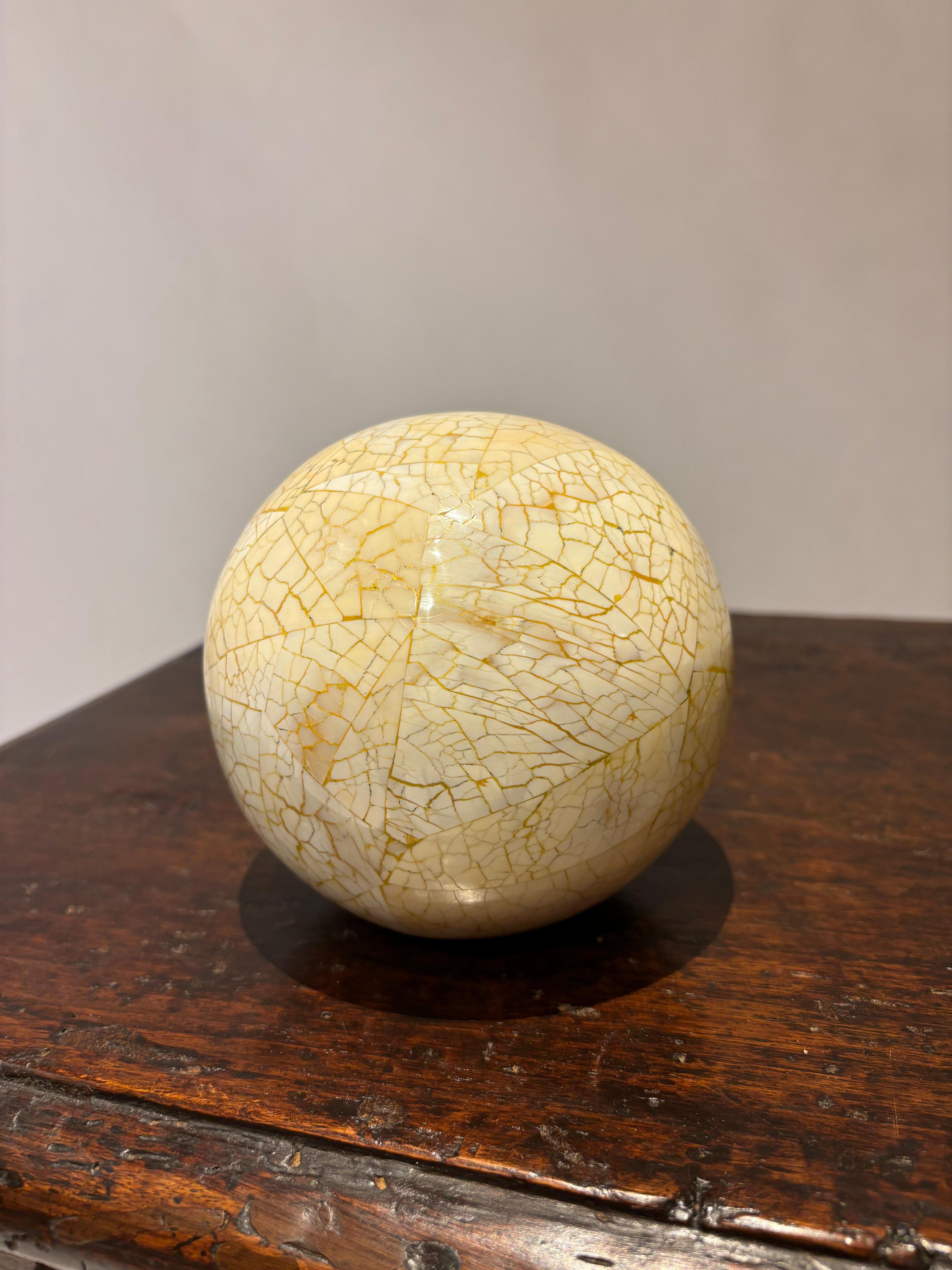 Set Of Three Lacquered Tessellated Egg Shell Spheres, Mid 20th Century For Sale 10
