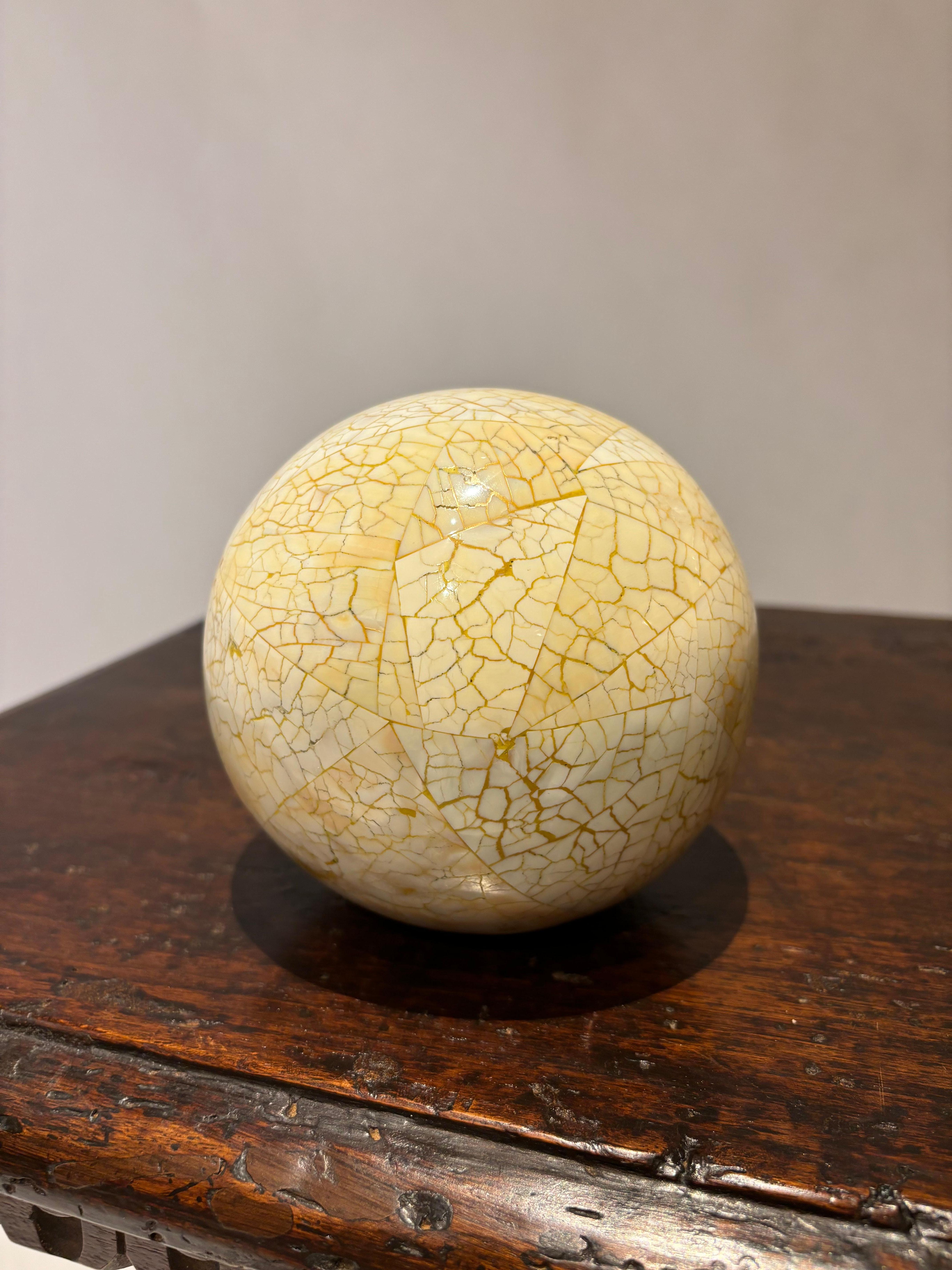 Set Of Three Lacquered Tessellated Egg Shell Spheres, Mid 20th Century For Sale 12