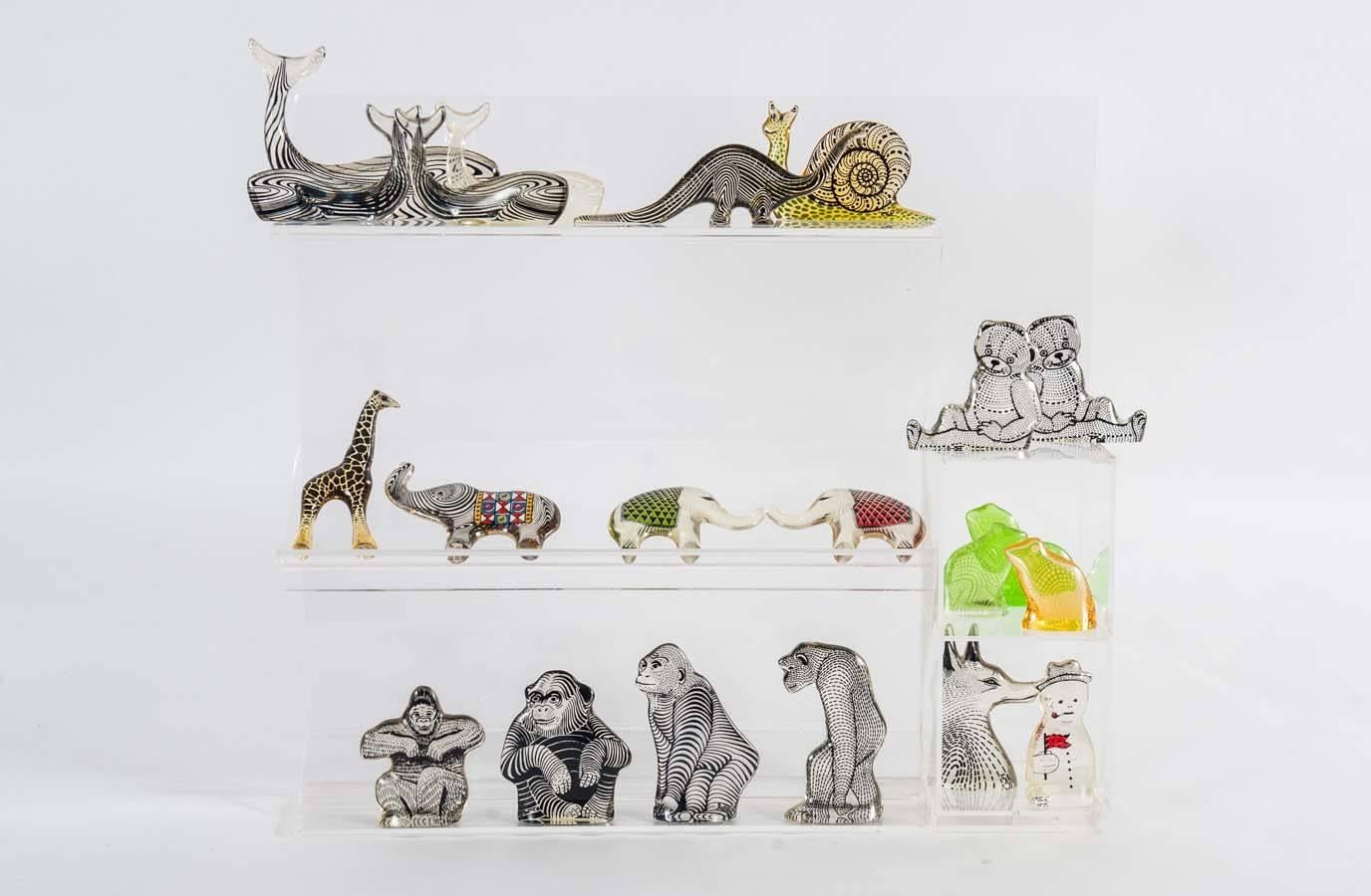 Set von drei großen Elefanten aus Lucite, hergestellt von Abraham Palatnik im Angebot 1