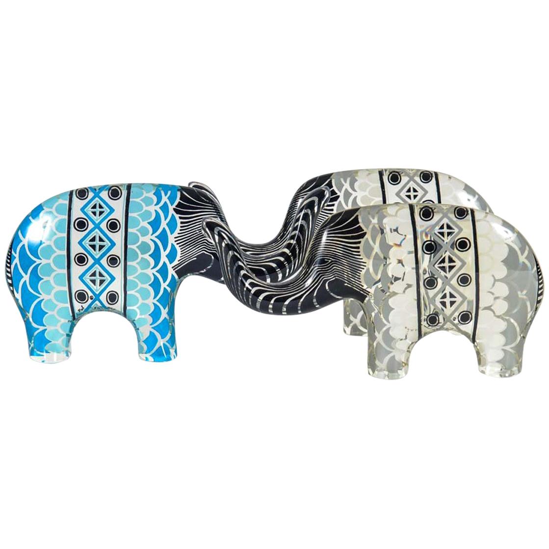 Set von drei großen Elefanten aus Lucite, hergestellt von Abraham Palatnik im Angebot