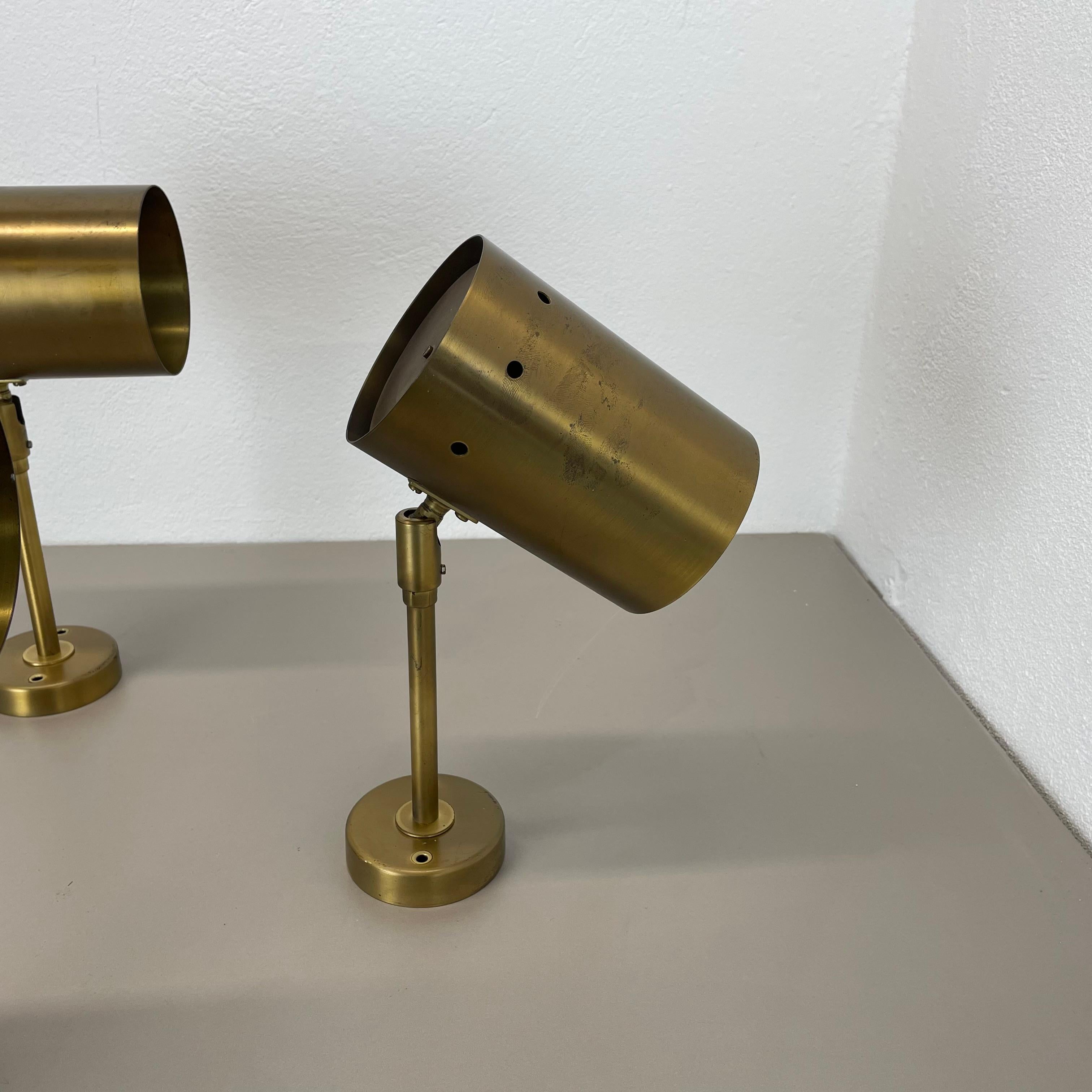 Set von drei großen minimalistischen Wandleuchten aus Messing „tube“-Wandleuchten, Italien 1970er Jahre im Angebot 7
