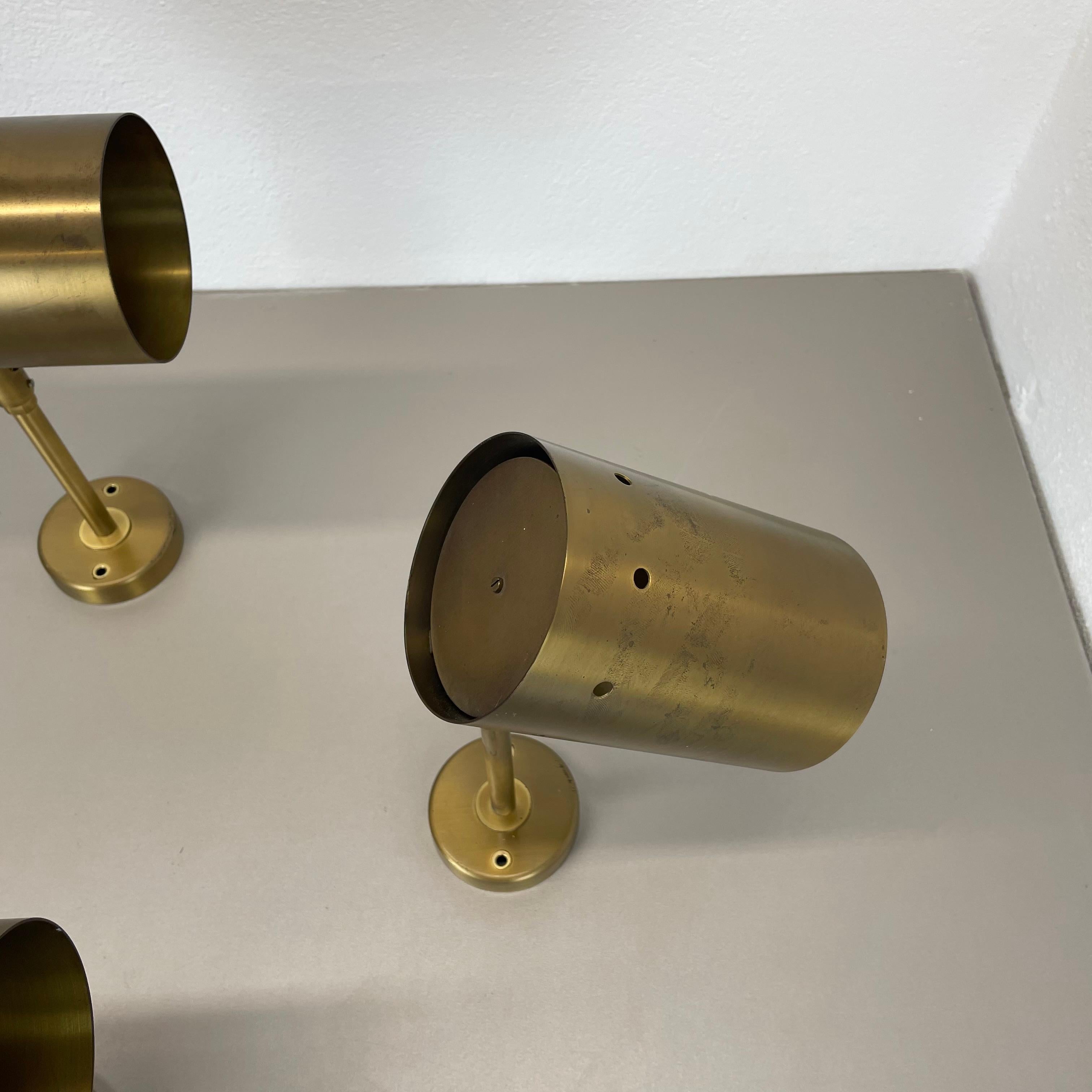 Set von drei großen minimalistischen Wandleuchten aus Messing „tube“-Wandleuchten, Italien 1970er Jahre im Angebot 8