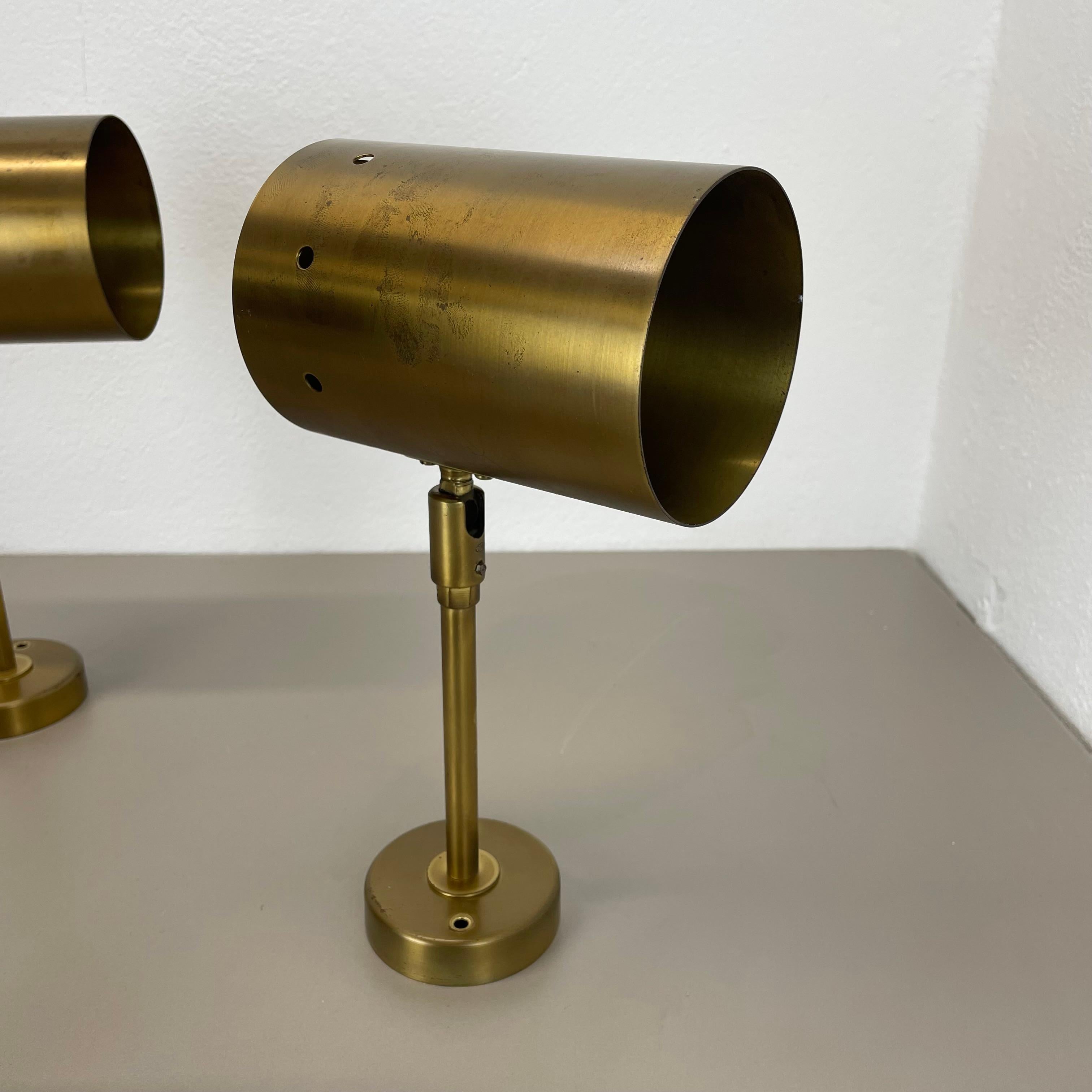 Set von drei großen minimalistischen Wandleuchten aus Messing „tube“-Wandleuchten, Italien 1970er Jahre im Angebot 9