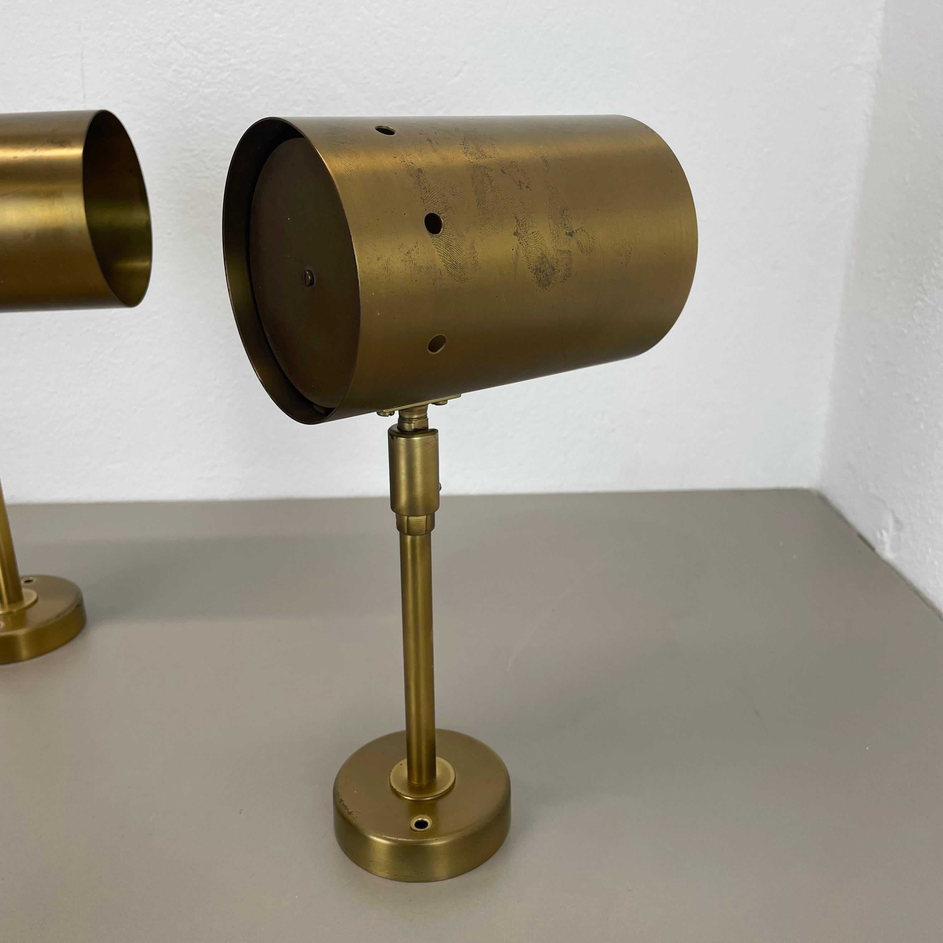 Set von drei großen minimalistischen Wandleuchten aus Messing „tube“-Wandleuchten, Italien 1970er Jahre im Angebot 10