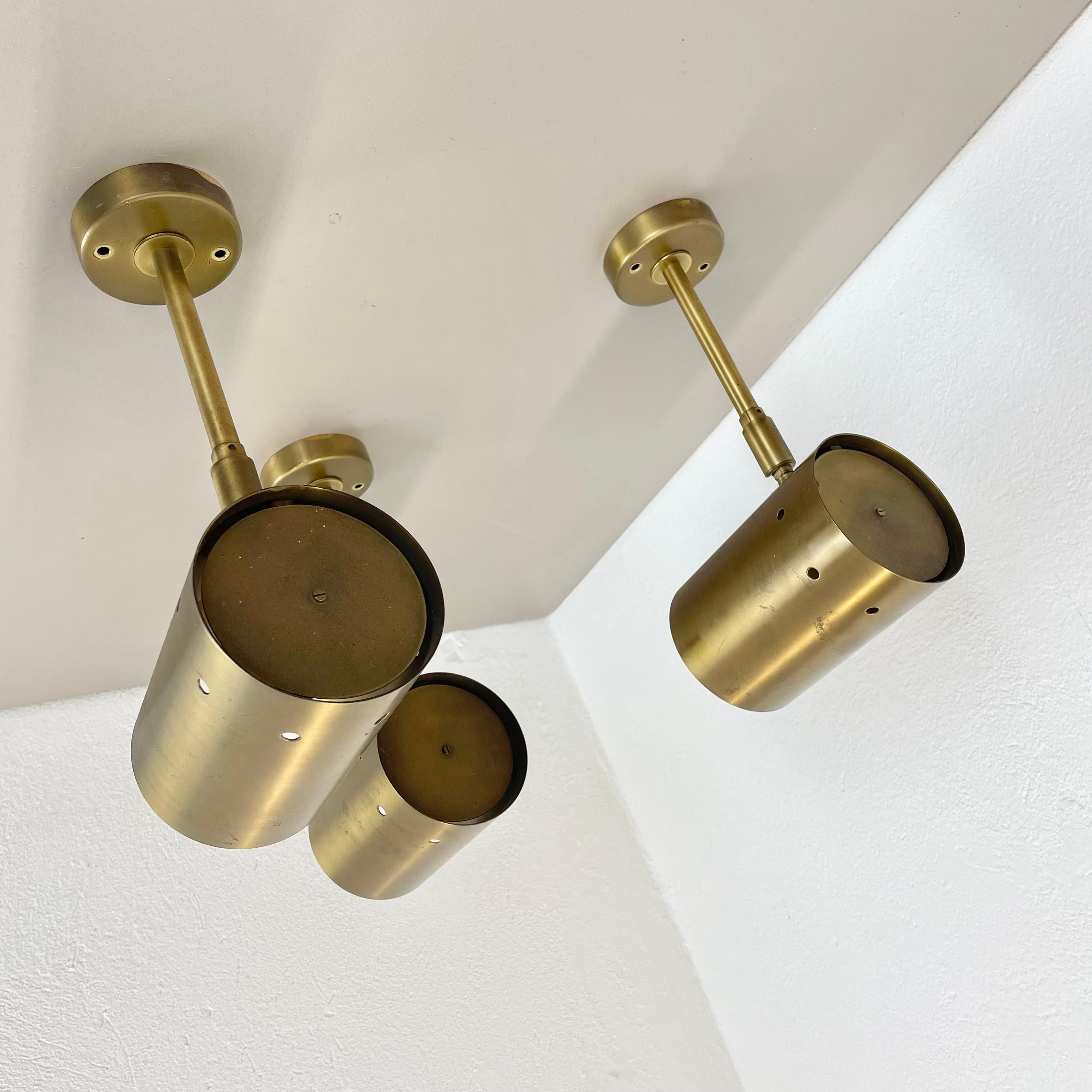 Set von drei großen minimalistischen Wandleuchten aus Messing „tube“-Wandleuchten, Italien 1970er Jahre im Angebot 1