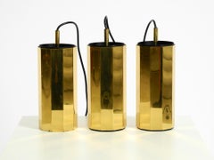 Ensemble de trois grandes lampes suspendues décagonales en laiton, originales des années 1960