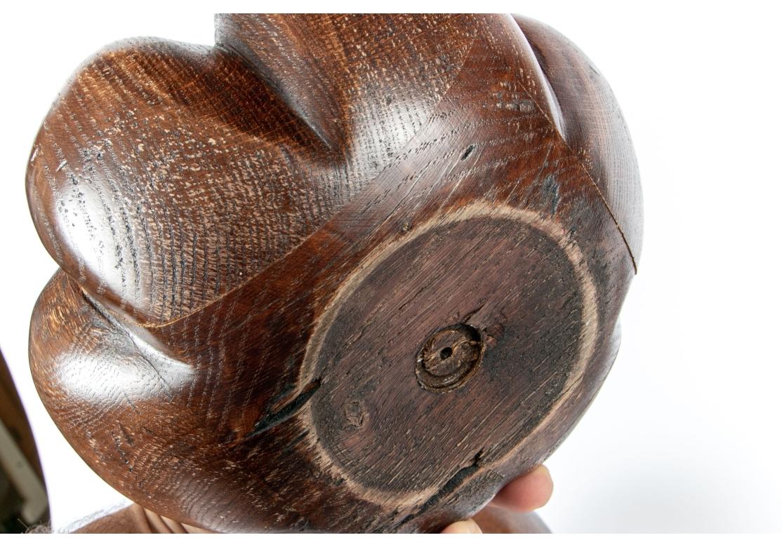 Ensemble de trois grands fruits en bois massif en vente 1