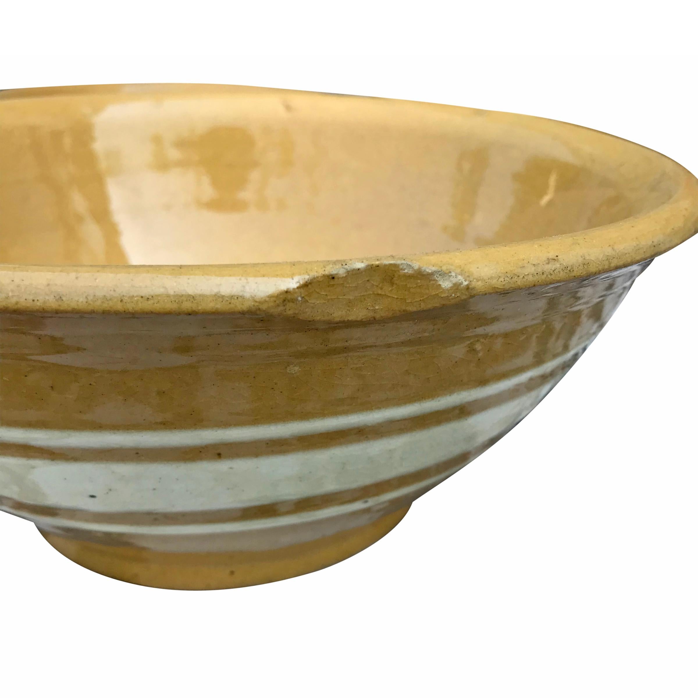 Set of Three Late 19th Century Yellow Ware Mixing Bowls 2