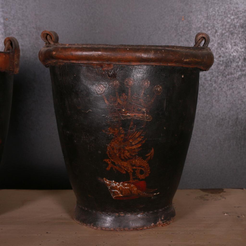 Nice set of three 18th C English leather fire buckets, 1790.

Dimensions
11 inches (28 cms) high
9.5 inches (24 cms) diameter.