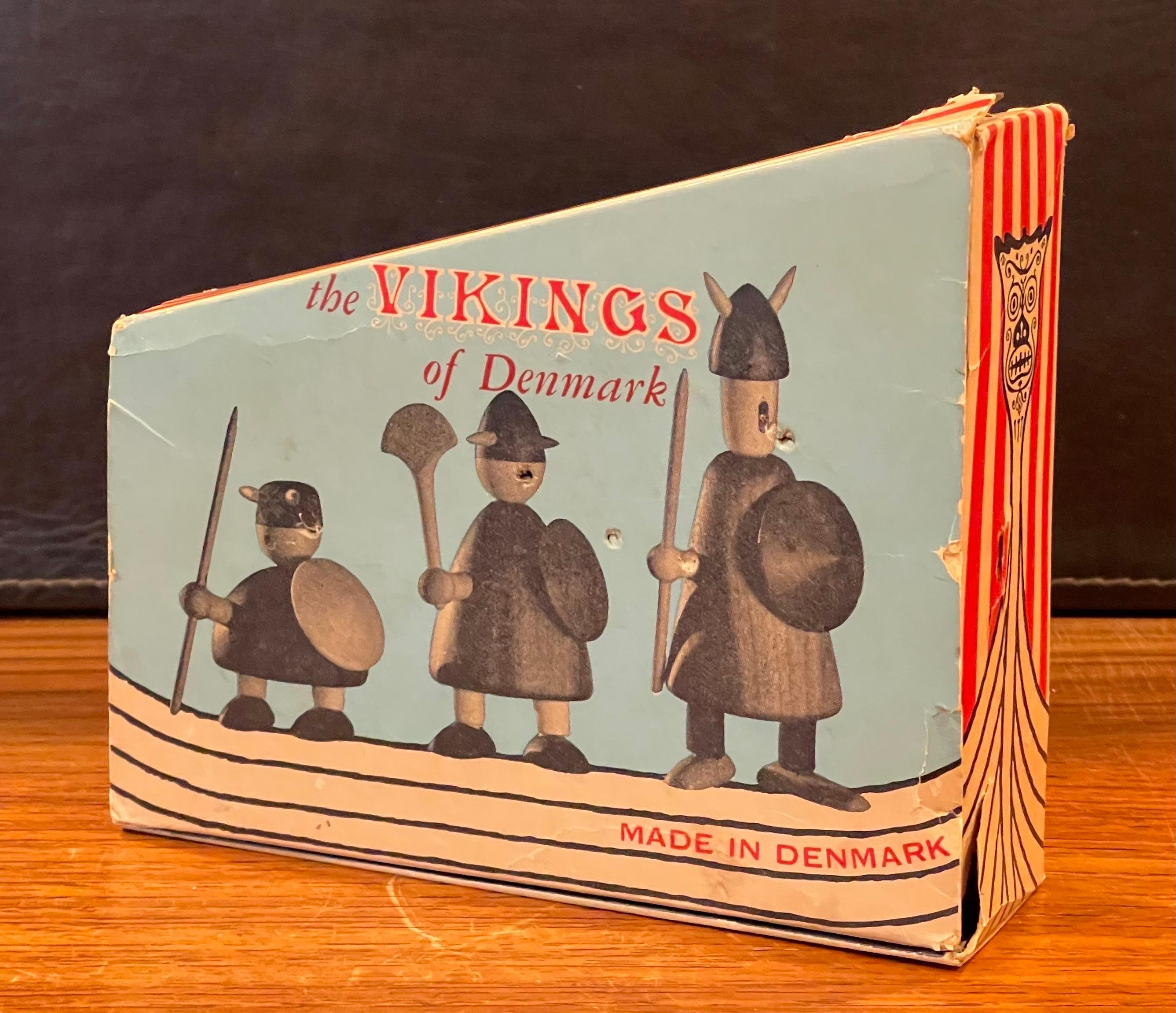 Set von drei wie neu, dänische Viking-Figuren aus der Mitte des Jahrhunderts mit Schachtel von Jacob Jensen im Angebot 5