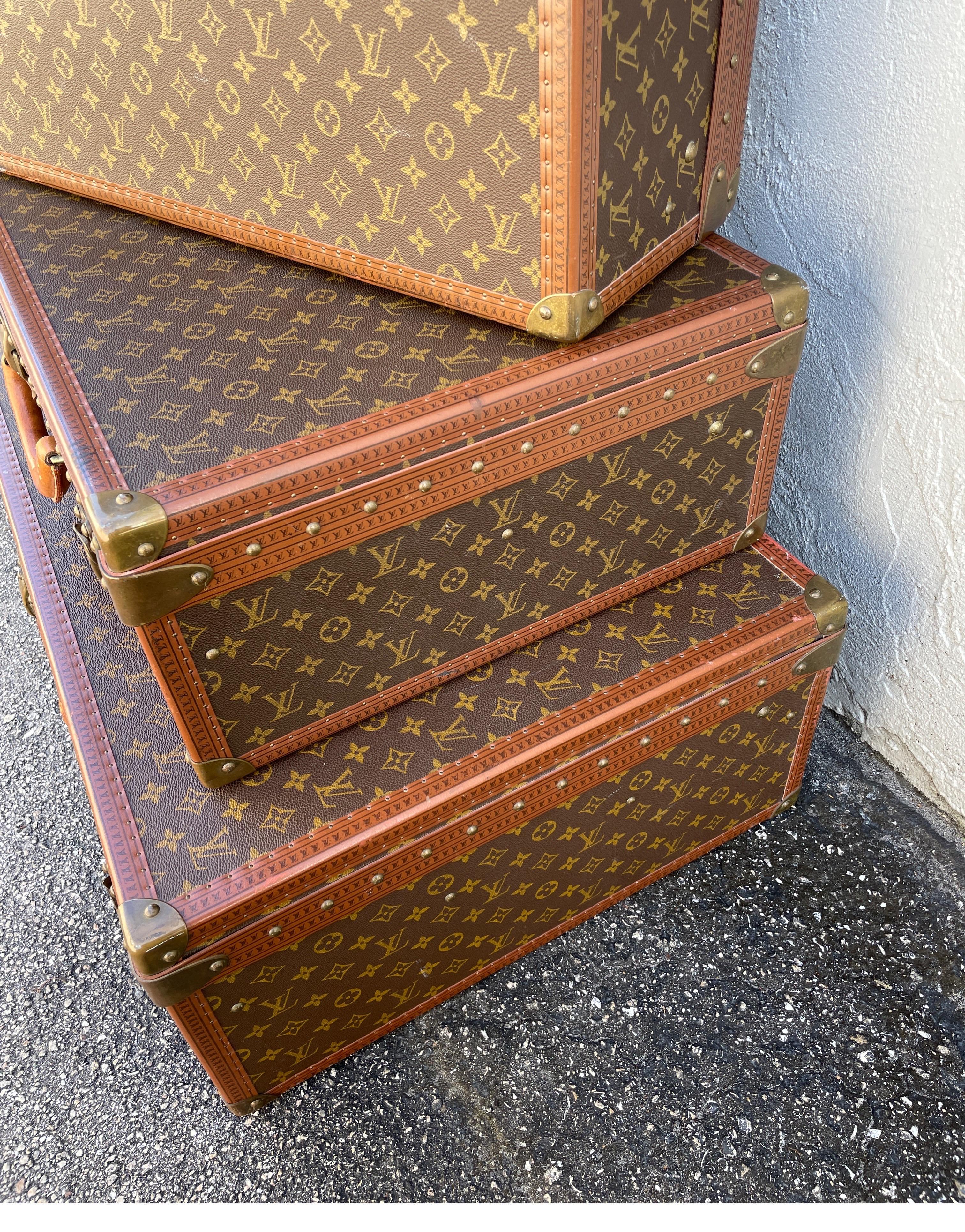 20th Century Set of Three Louis Vuitton Hard Sided Suitcases For Sale