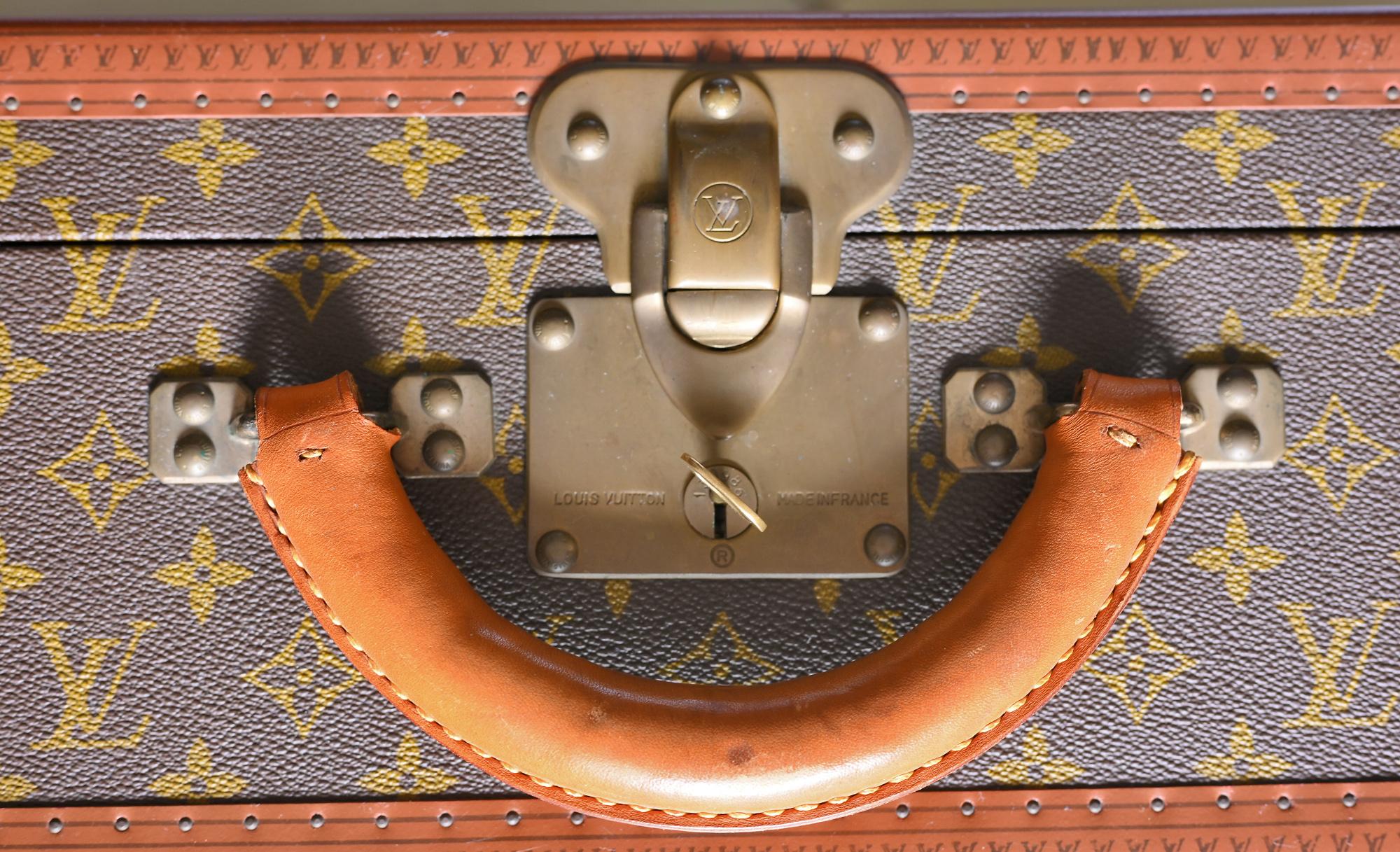 Set of Three Louis Vuitton Suitcases Alzer 80 Alzer 80 Alzer 70 1970 4