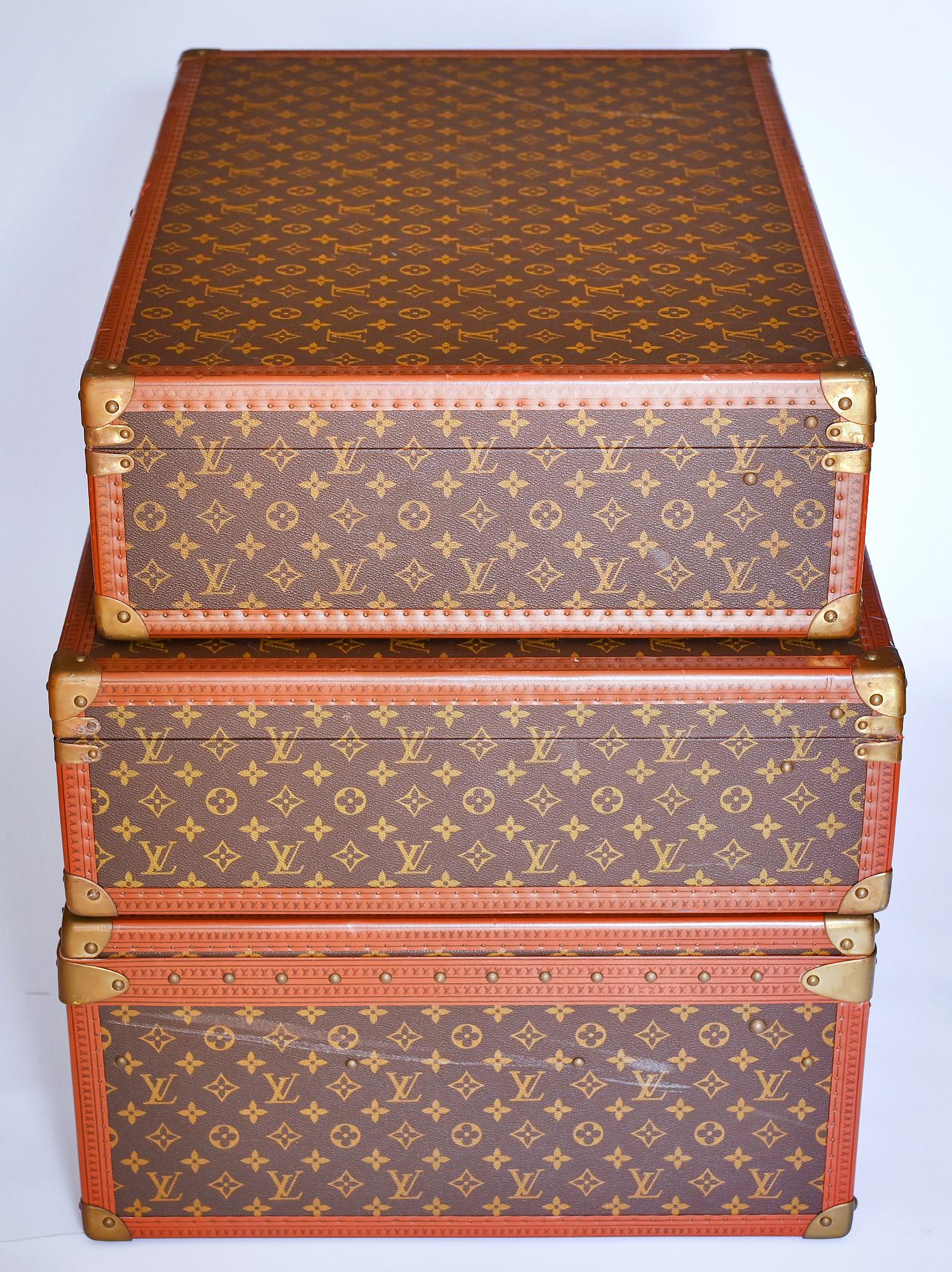 Set of Three Louis Vuitton Suitcases Alzer 80 Alzer 80 Alzer 70 1970 In Good Condition In Epfach, DE