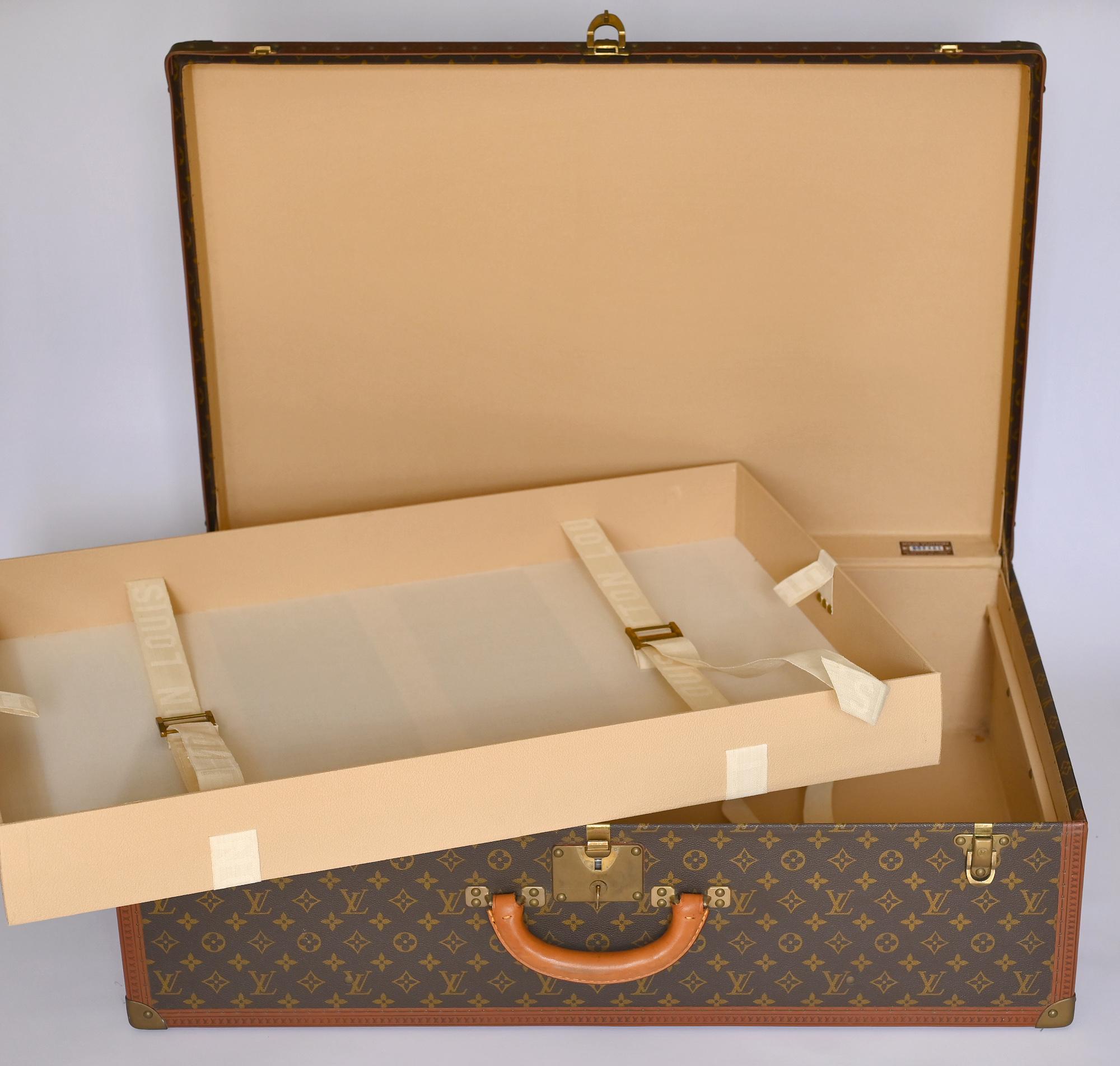 Set of Three Louis Vuitton Suitcases Alzer 80 Alzer 80 Alzer 70 1970 1