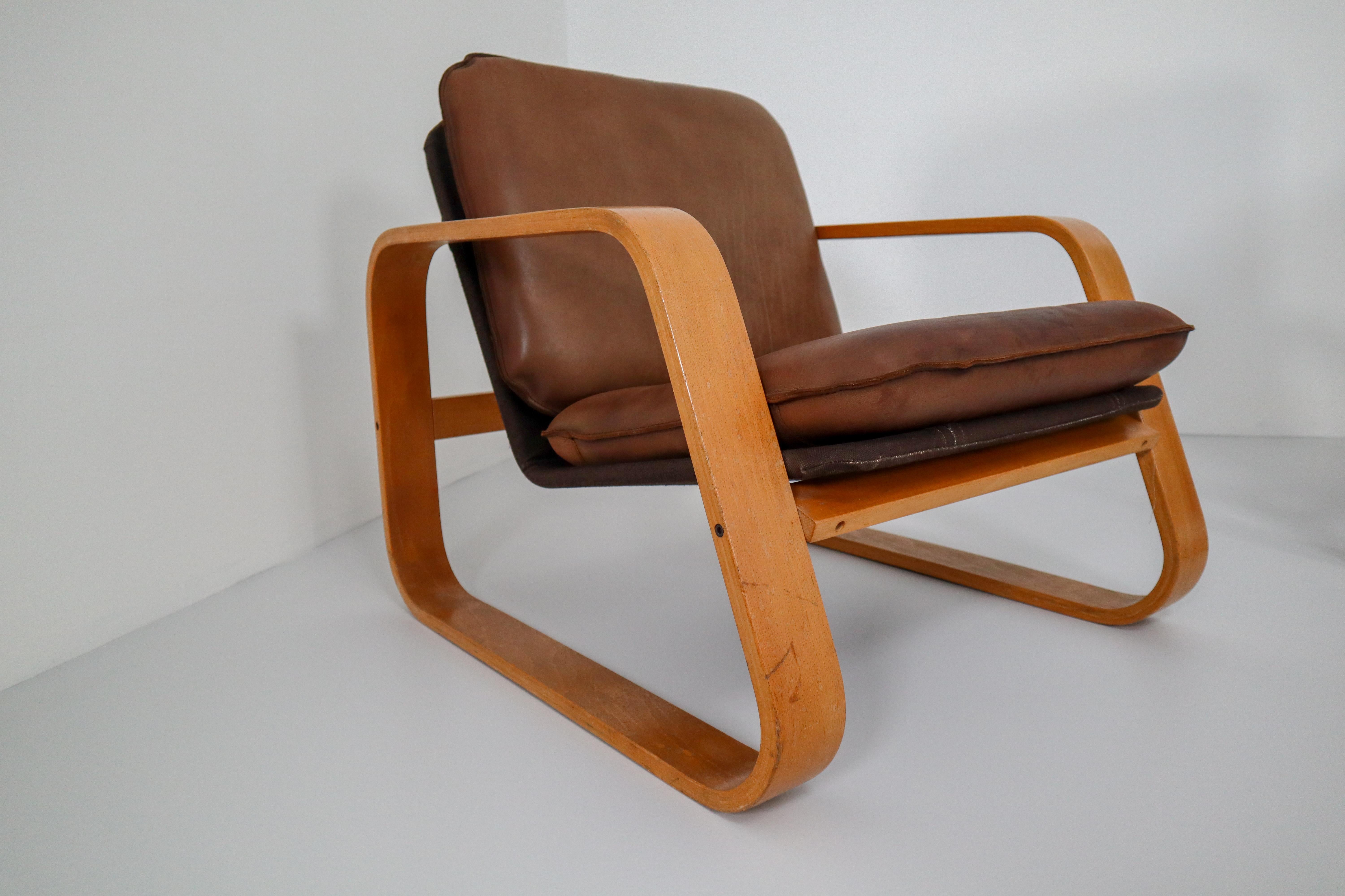 Set of Three Lounge Chairs, Patinated Leather and Bentwood, France, 1970s 3