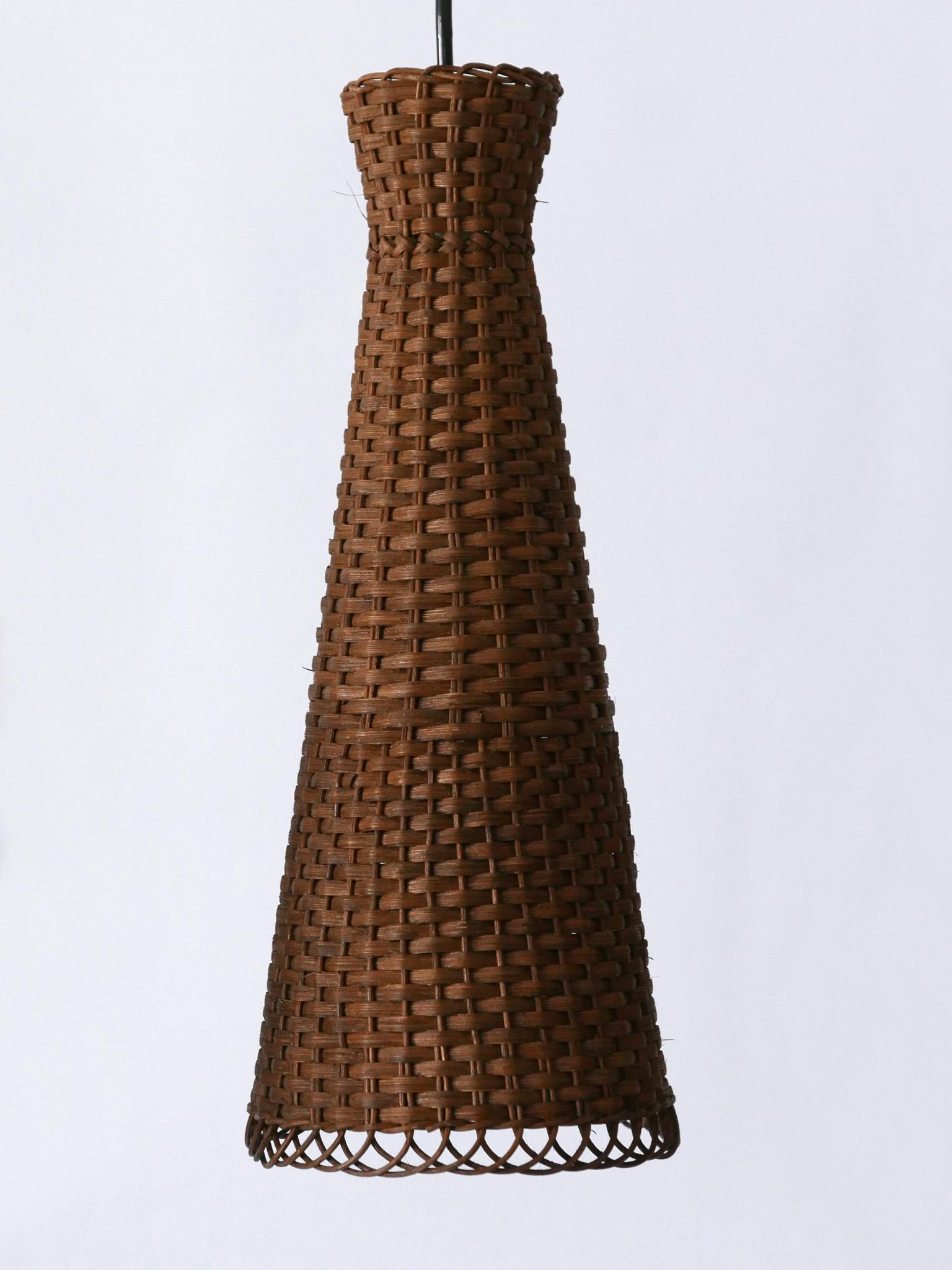 Satz von drei schönen modernen Rattan-Diabolo-Hängeleuchten aus der Jahrhundertmitte 1960er Jahre (Mitte des 20. Jahrhunderts) im Angebot