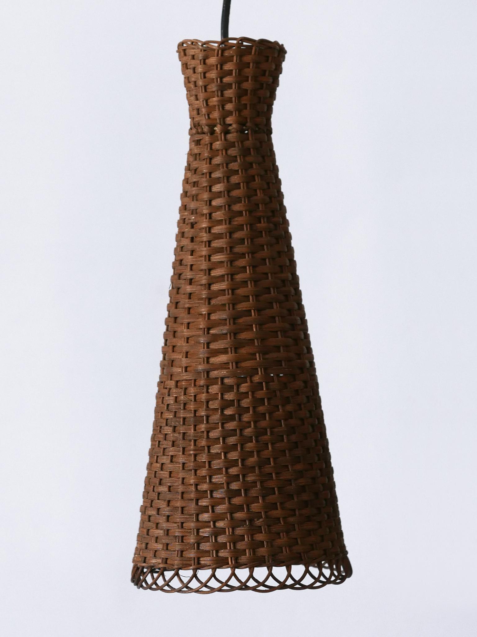 Satz von drei schönen modernen Rattan-Diabolo-Hängeleuchten aus der Jahrhundertmitte 1960er Jahre (Korbweide) im Angebot