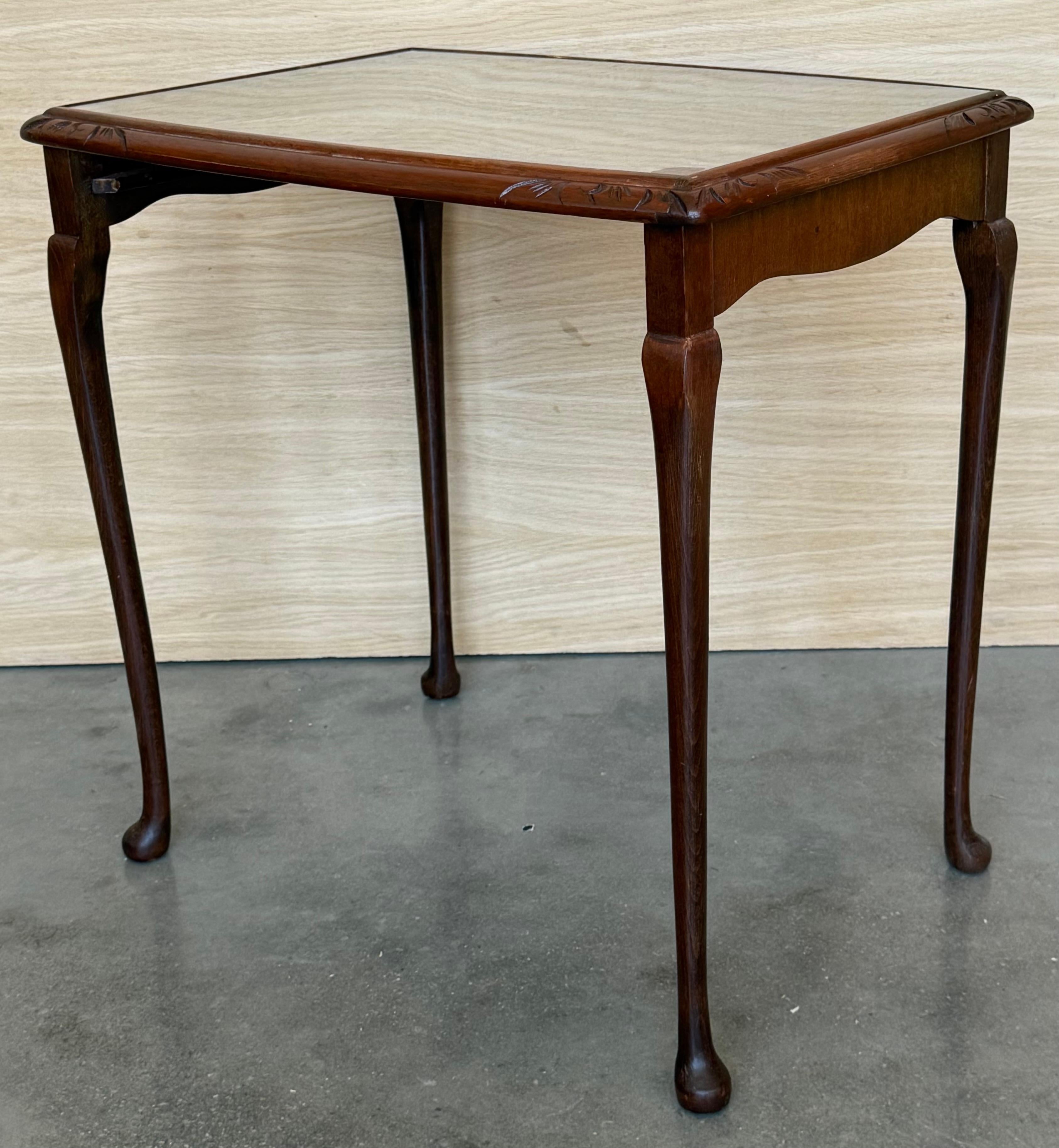 Set of Three Mahogany Nesting tables with Glass Top im Angebot 1