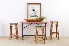 Ensemble de trois tabourets de bar bistro en rotin de la Maison Gatti