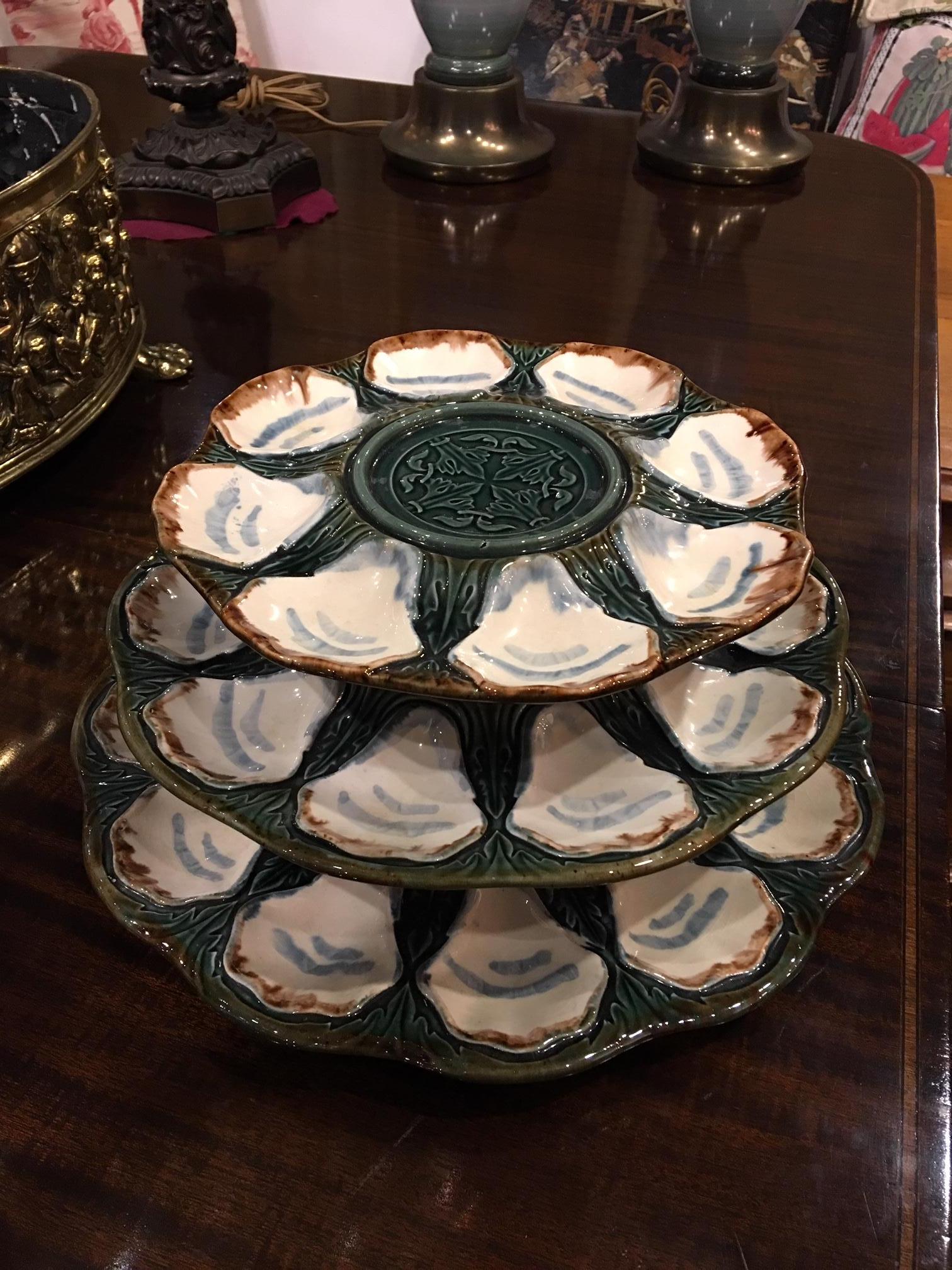 Set of Three Majolica Long Champ Oyster Platters, 19th Century In Excellent Condition In Savannah, GA