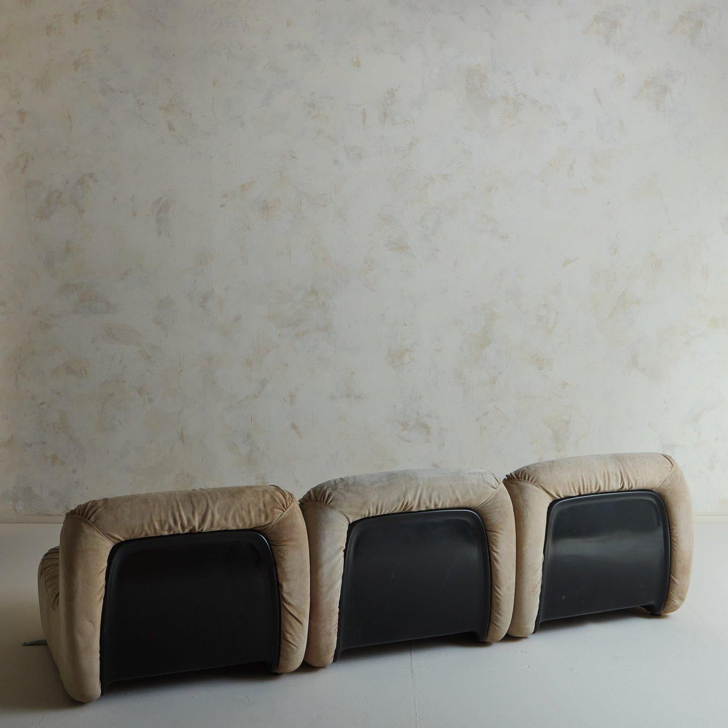 Ensemble de trois fauteuils modulaires Malu beige nubuck, Vagnoni & Guarnacci Bon état - En vente à Chicago, IL