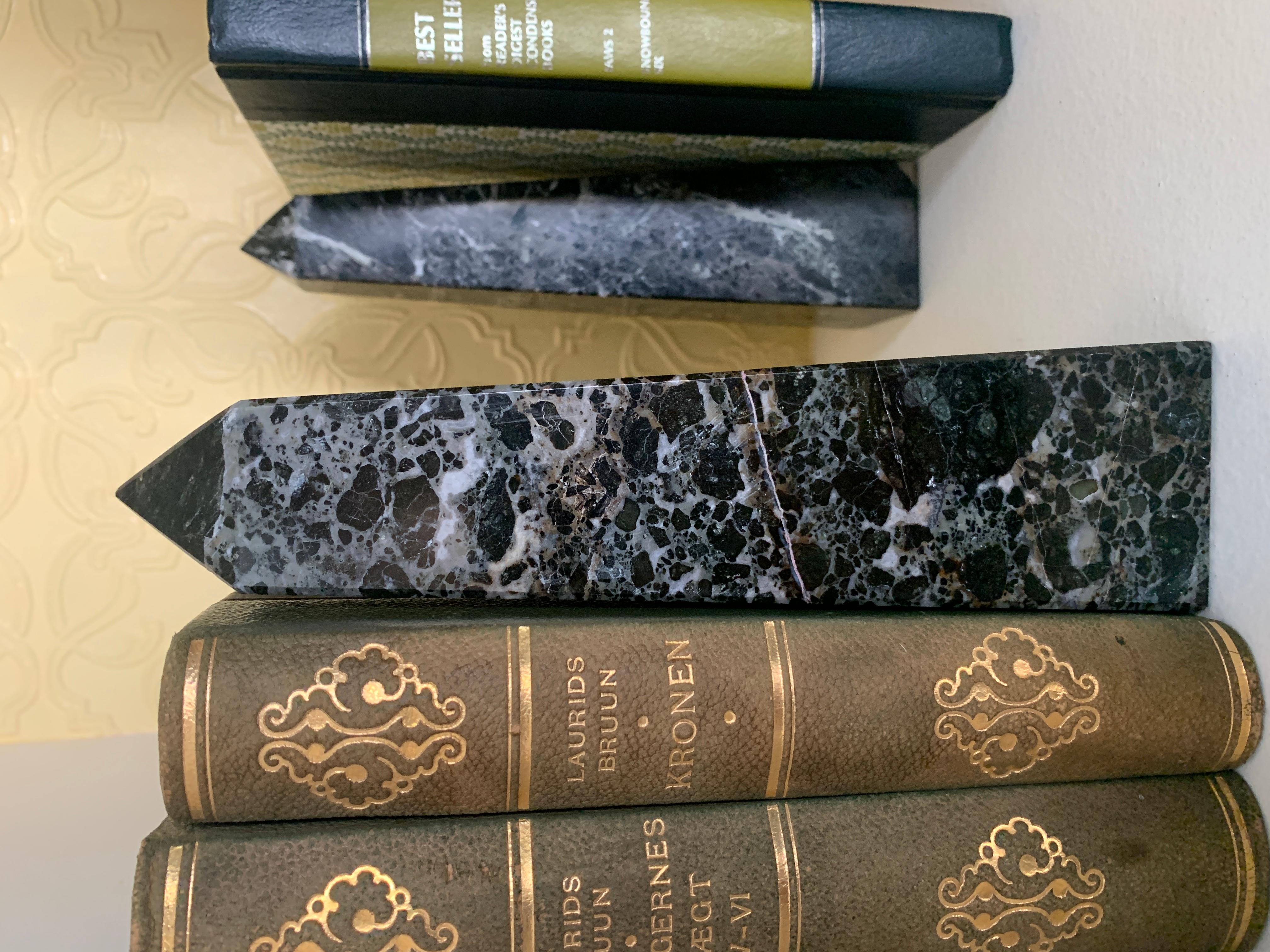 Set of Three Marble Obelisk Paper Weight Bookends In Good Condition For Sale In Los Angeles, CA