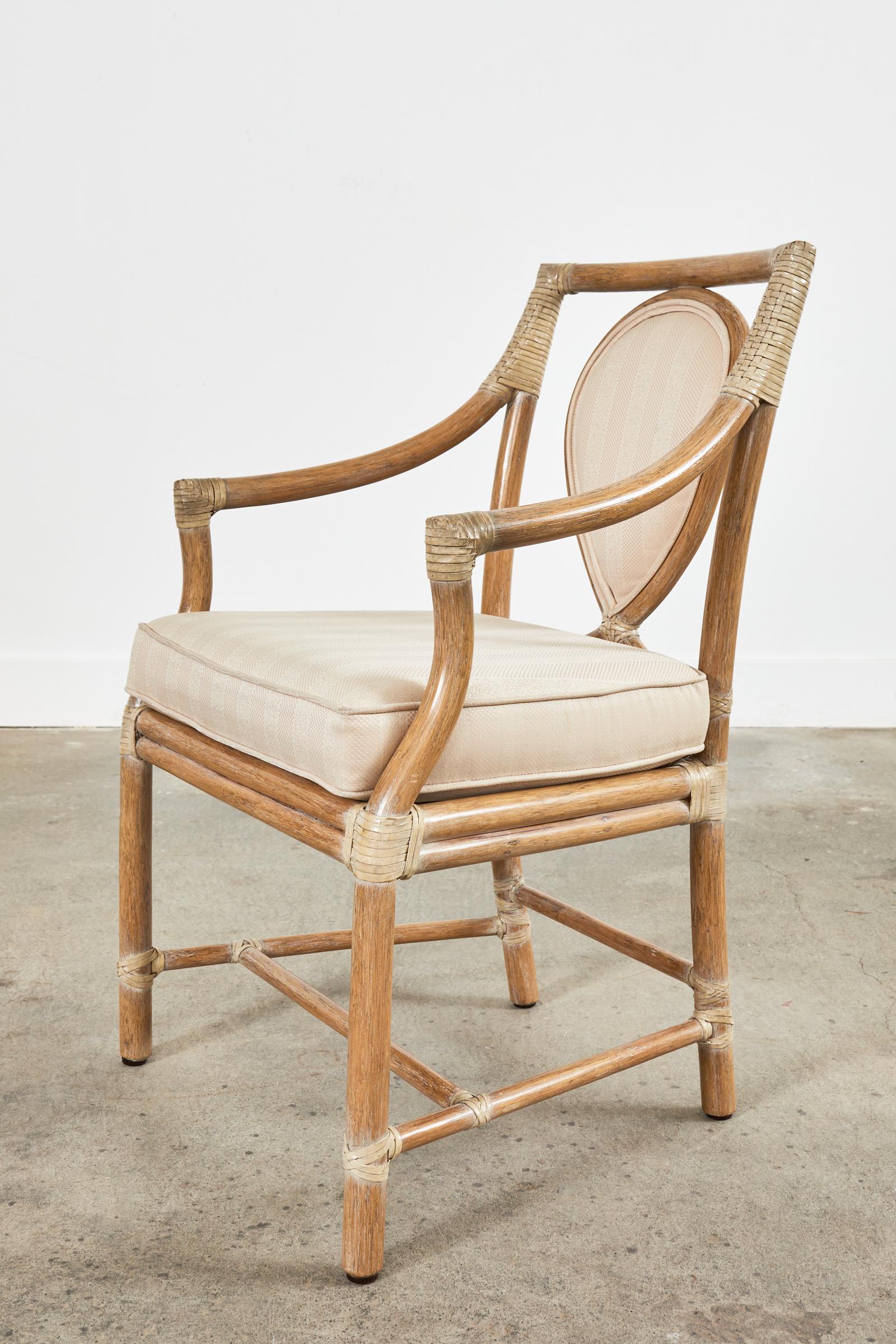 Coppia di poltrone da pranzo Leona Looping in rattan McGuire in vendita 2