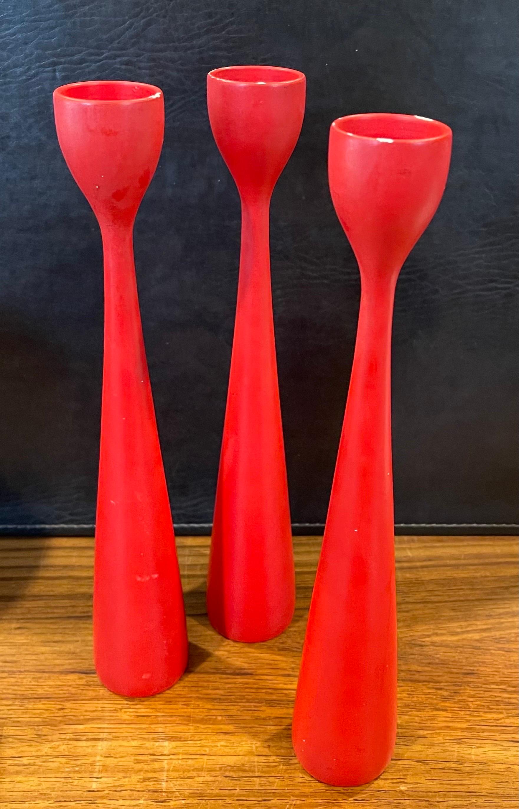 Set of Three MCM Red Hardwood Candlesticks by Illums Boulghus For Sale 4