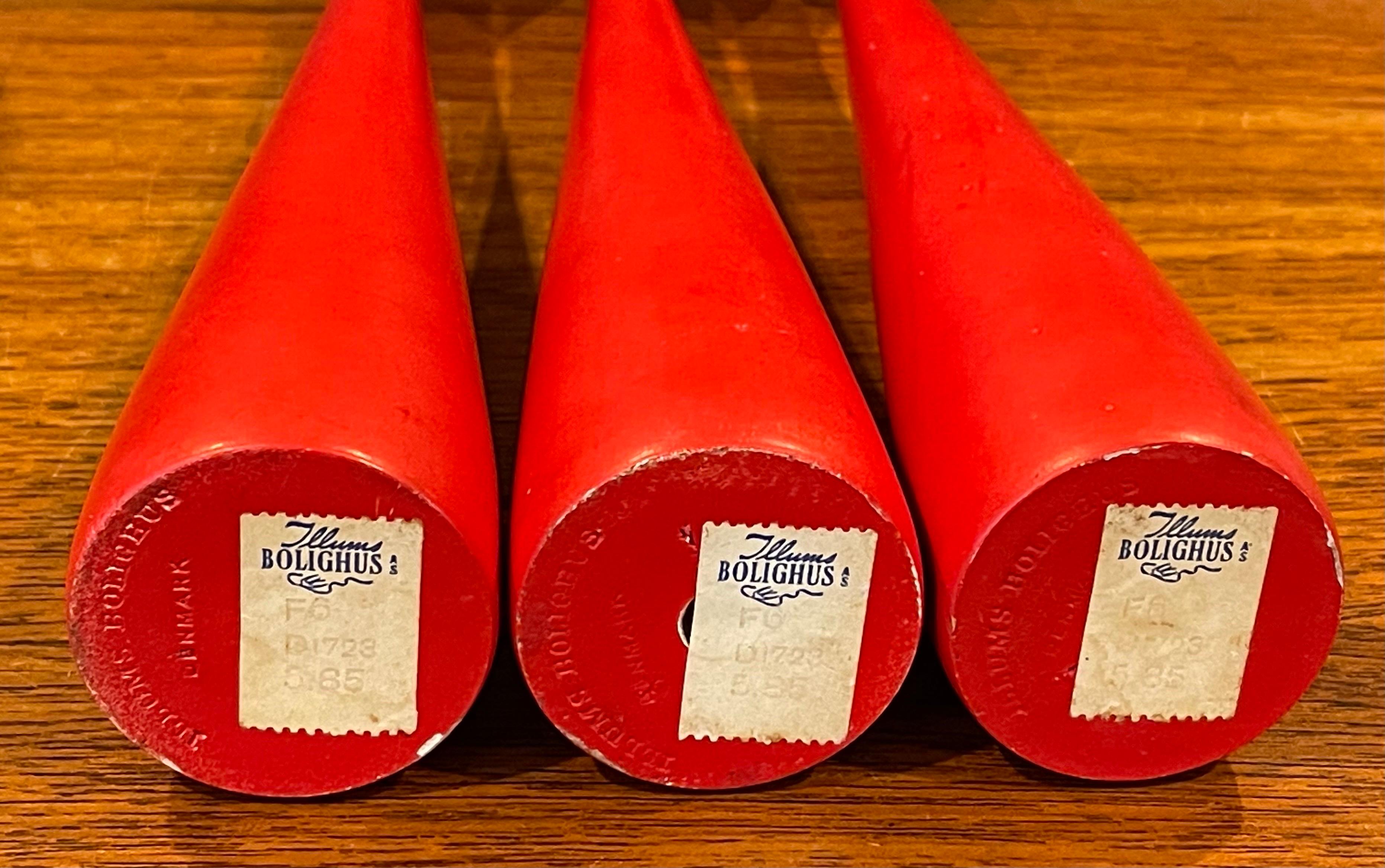Set von drei MCM-Kerzenständern aus rotem Hartholz von Illums Boulghus im Angebot 8