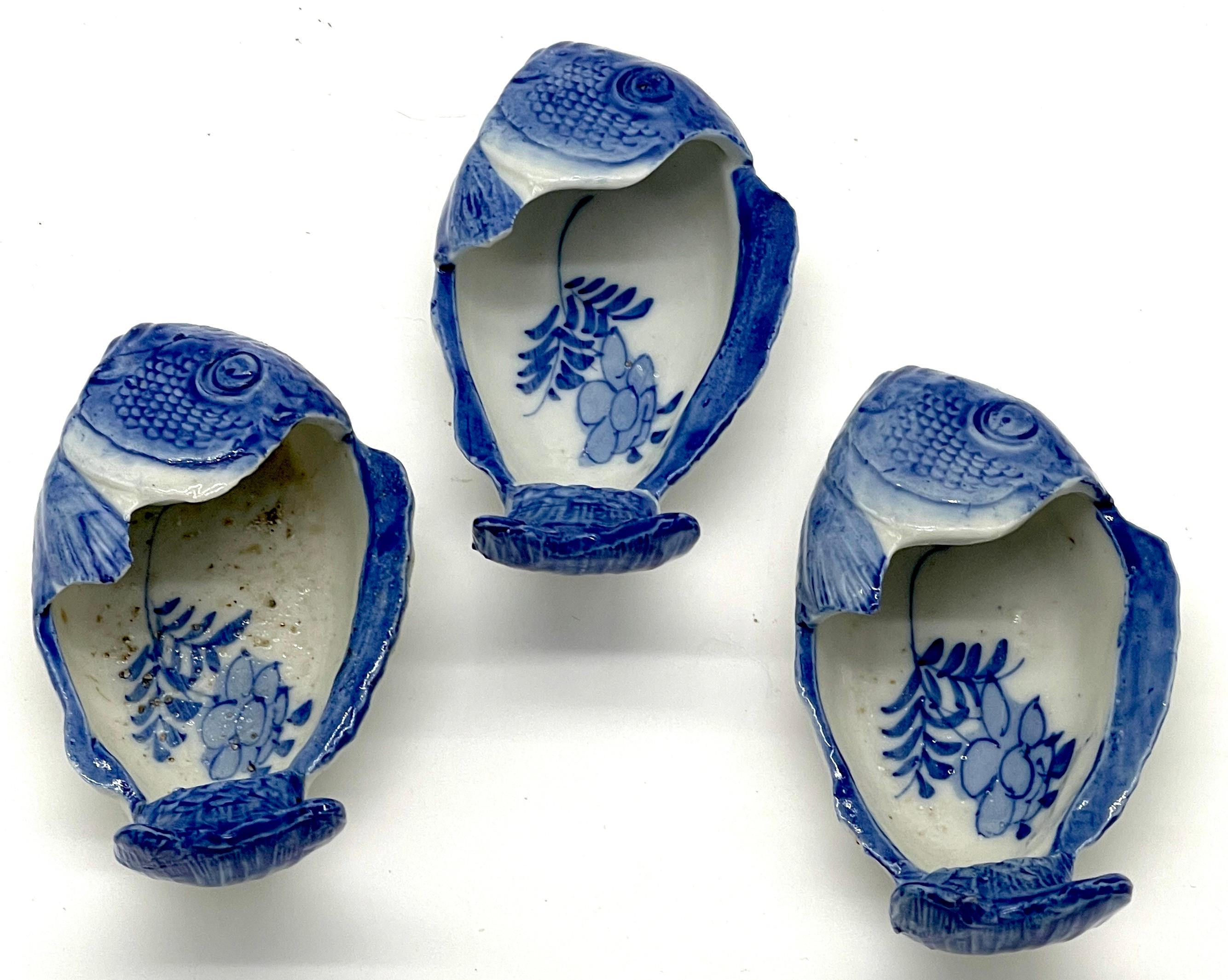 Porcelain Set of Three Meiji Period Blue & White Imari Fish Form Brush Washers For Sale
