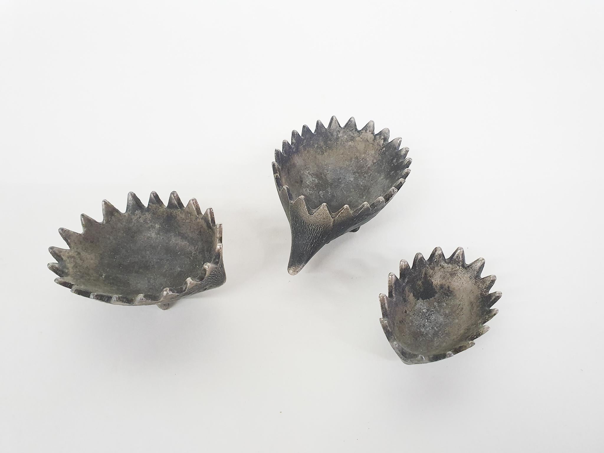 Set of Three Metal Hegdehogs Ashtrays in the Style of Walter Bosse In Good Condition In Amsterdam, NL