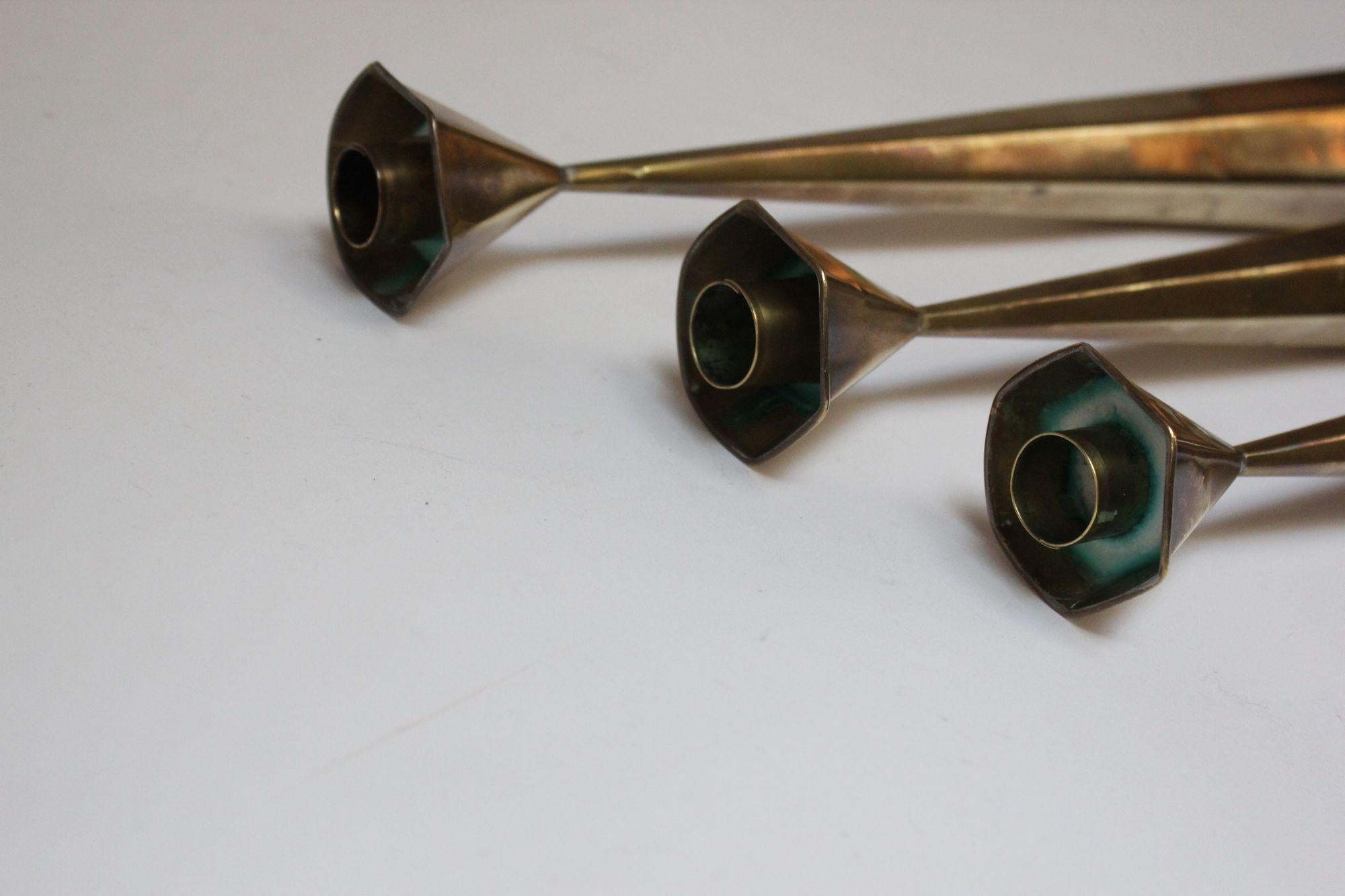 Set of Three Mexican Modernist Hexagonal-Form Brass Candlesticks In Good Condition In Brooklyn, NY