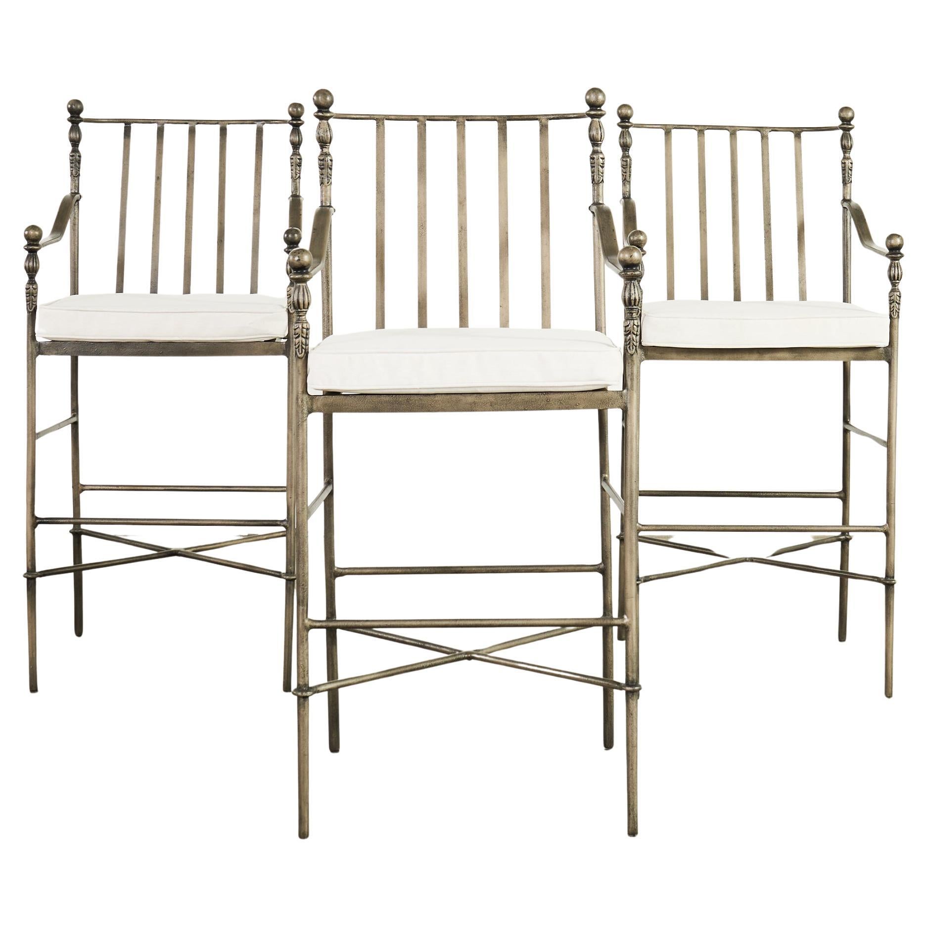 Ensemble de trois tabourets de bar de jardin Montecito de Michael Taylor Designs en vente