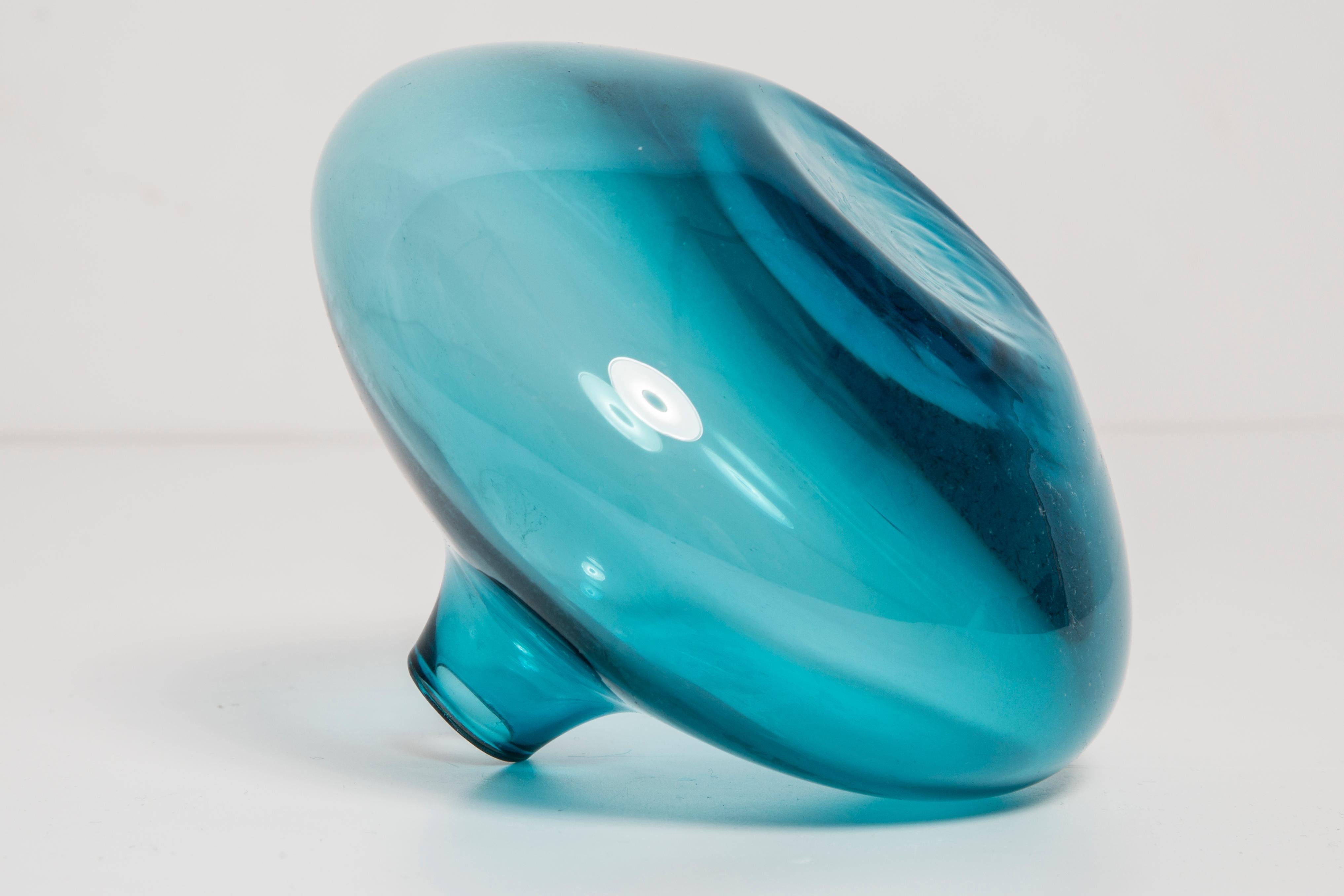 Set of Three Mid Century Blue Small Vases, Europe, 1960s. 4