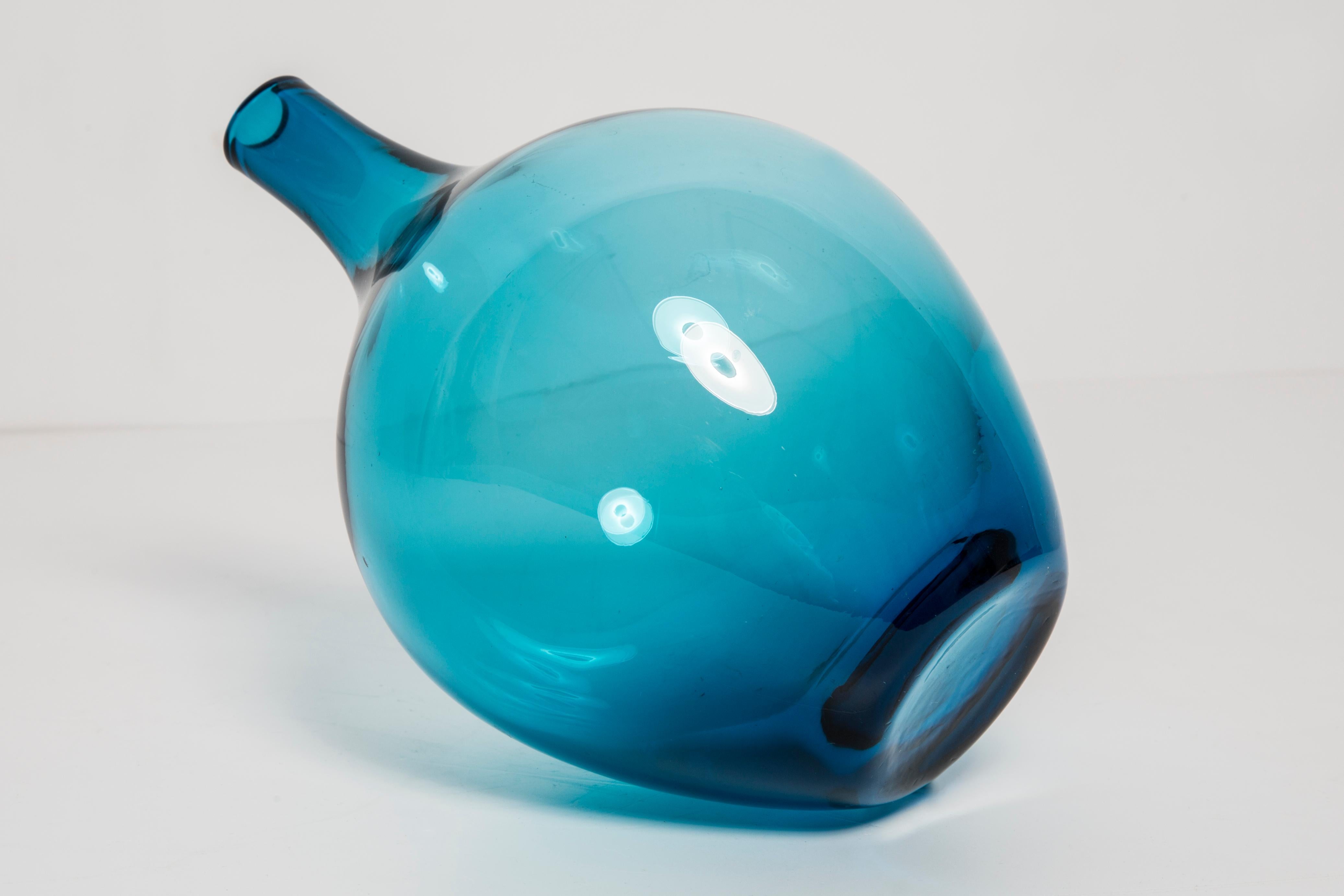 Set of Three Mid Century Blue Small Vases, Europe, 1960s. In Excellent Condition In 05-080 Hornowek, PL