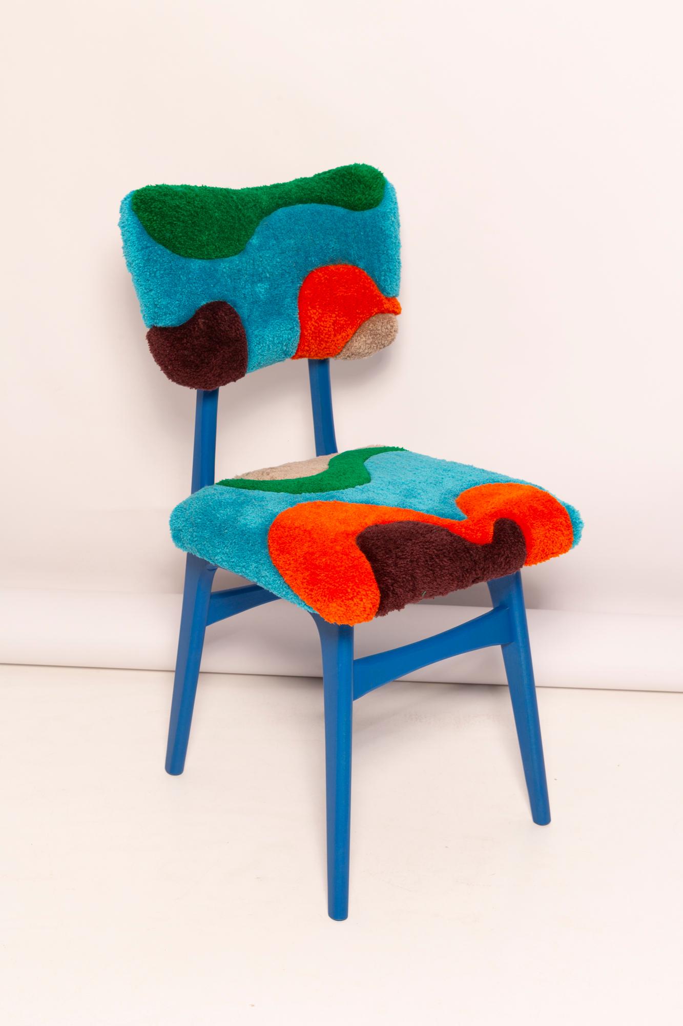 Polonais Ensemble de trois chaises papillon du milieu du siècle, en laine touffetée à la main, Europe, années 1960 en vente