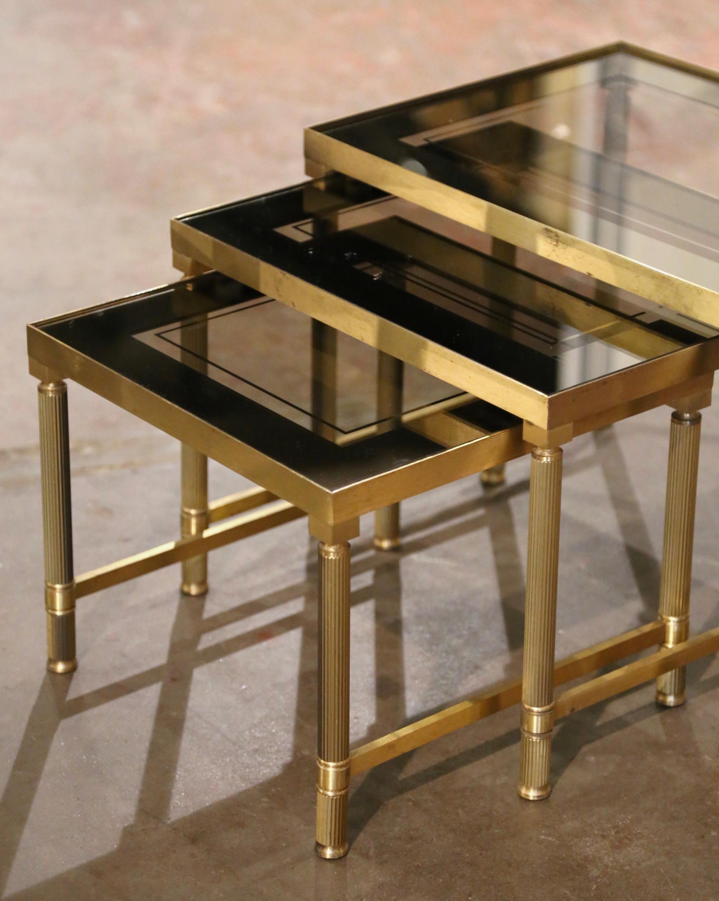 Set of Three Mid-Century French Brass & Glass Nesting Tables Bagues Style In Excellent Condition For Sale In Dallas, TX