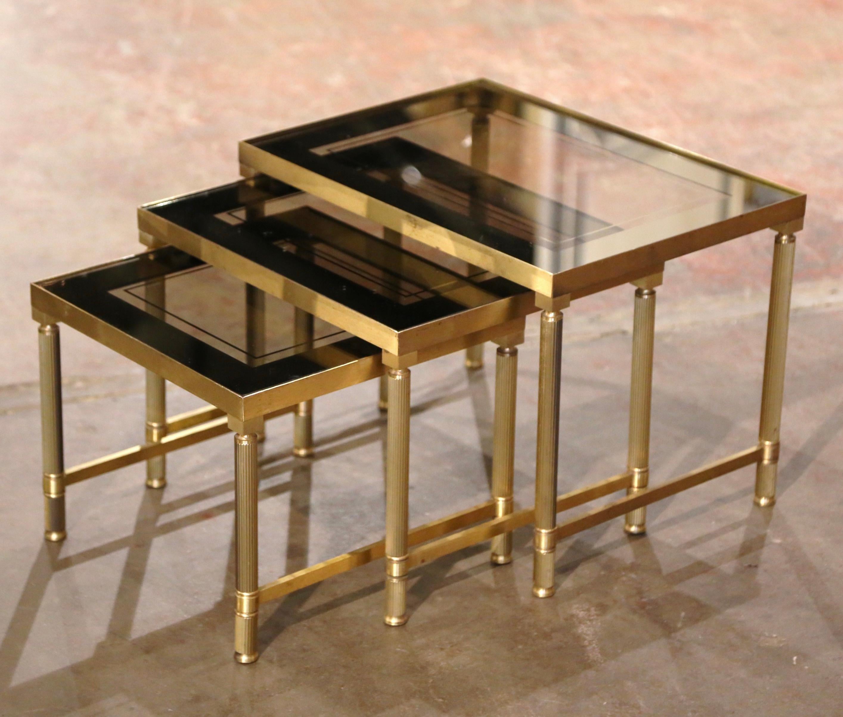20th Century Set of Three Mid-Century French Brass & Glass Nesting Tables Bagues Style For Sale