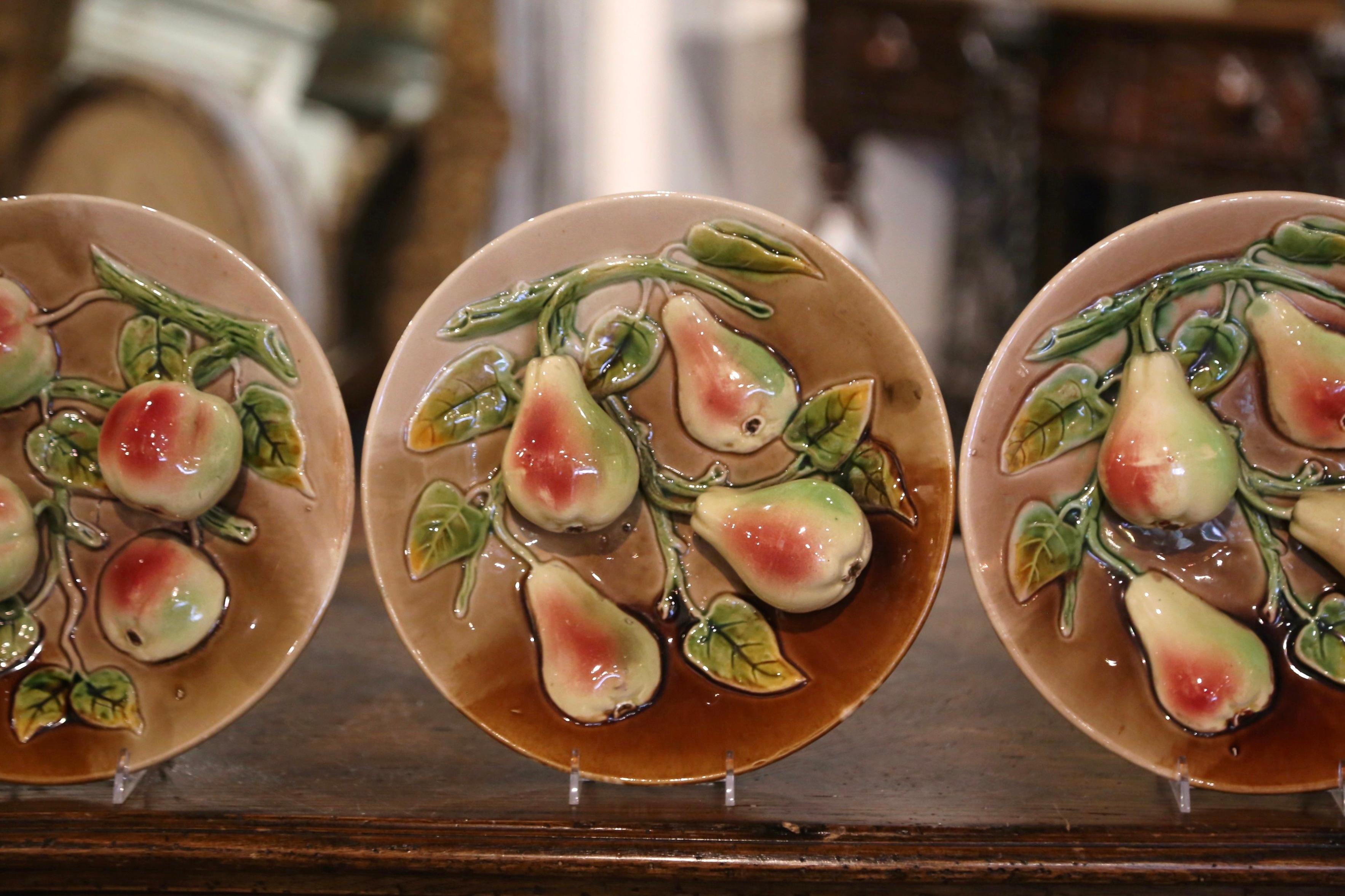 Set of Three Mid-Century French Hand Painted Ceramic Barbotine Fruit Wall Plates In Excellent Condition For Sale In Dallas, TX