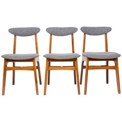 Ensemble de trois chaises en laine grise du milieu du siècle dernier Rajmund Halas, Europe, années 1960