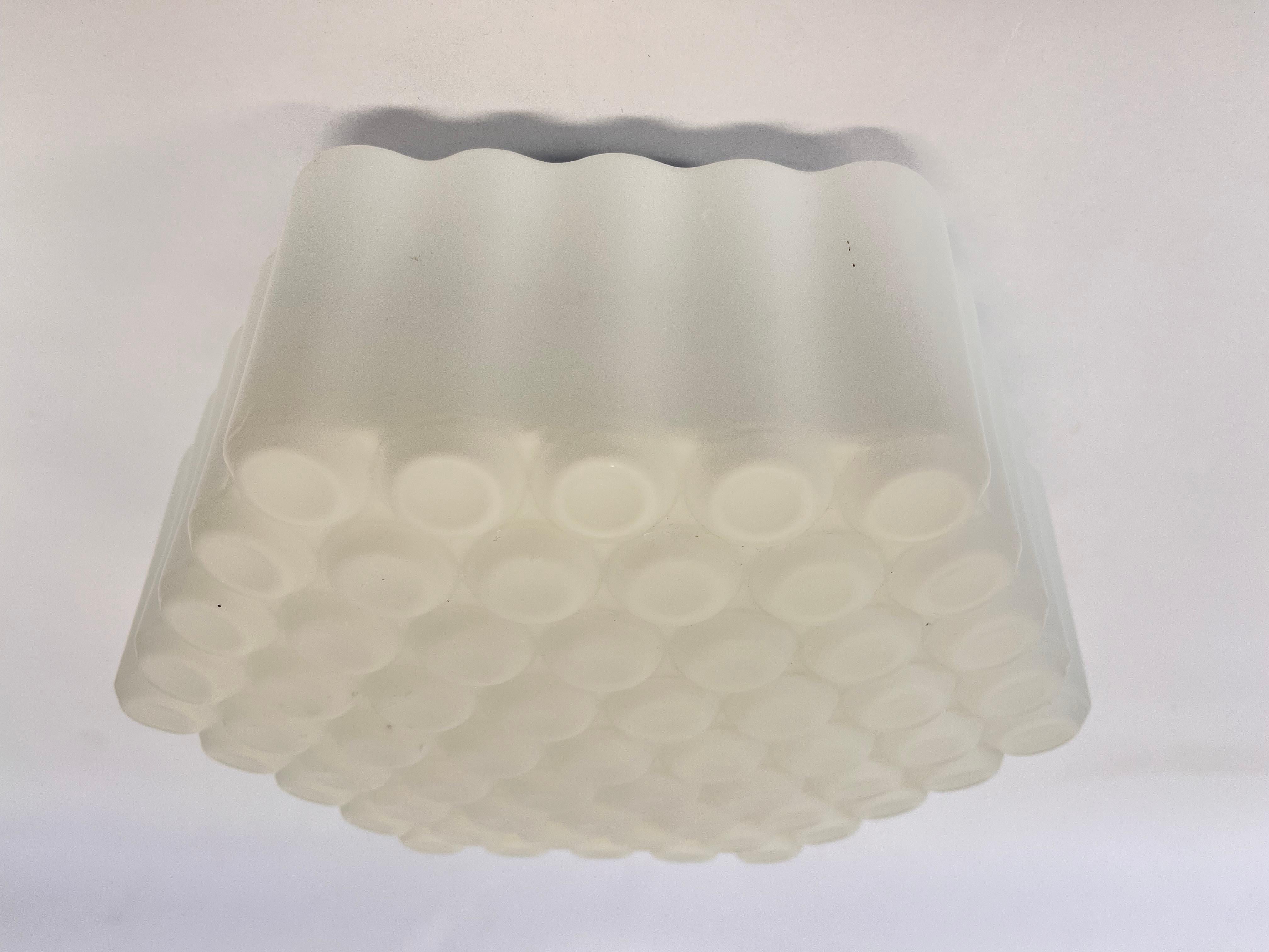 Set di tre lampade da incasso o da parete in vetro latte di metà secolo, Cecoslovacchia in vendita 1