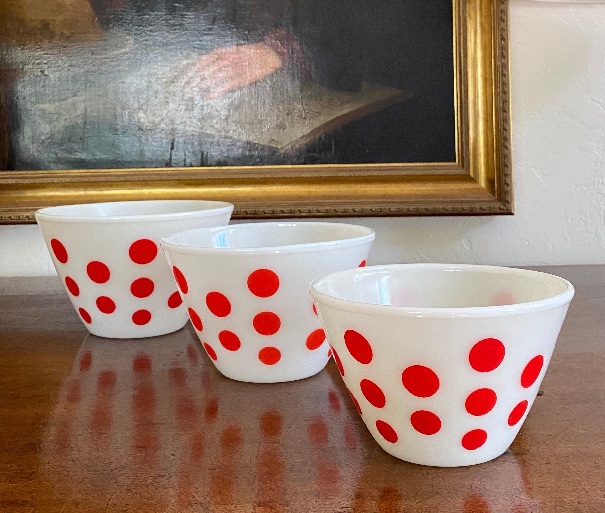 pyrex red dot bowl