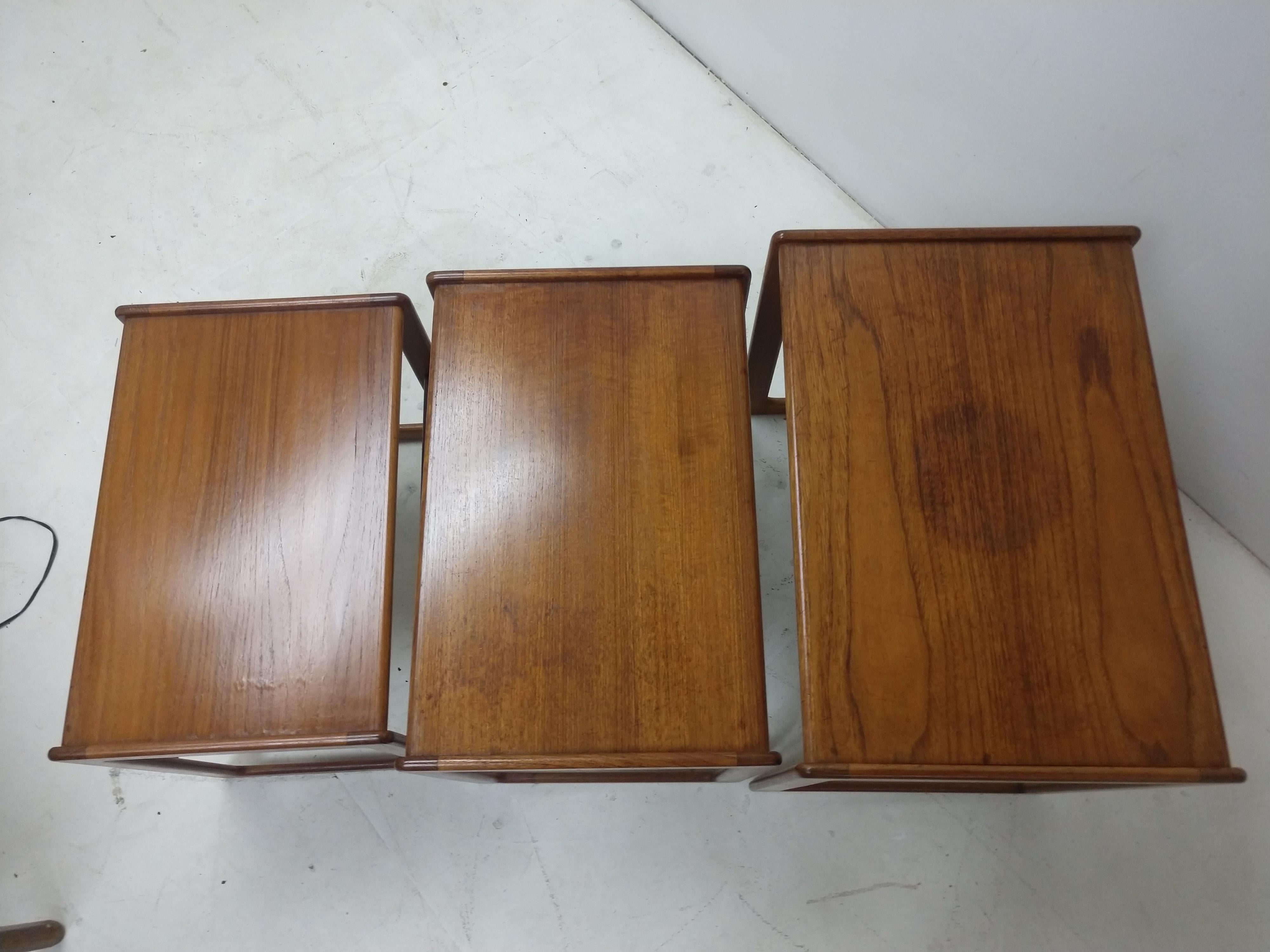 Set of Three Mid-Century Modern Danish Teak Nesting Tables In Good Condition In Port Jervis, NY